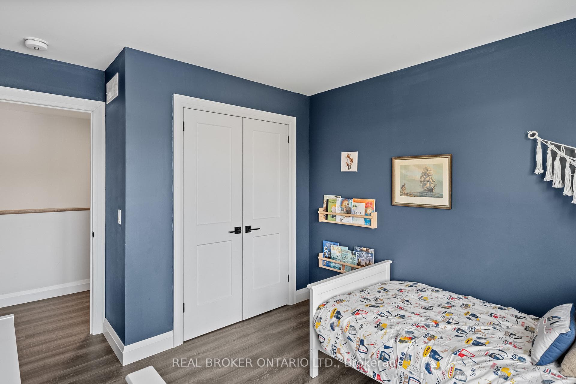 92 Ivy Crescent photo 30