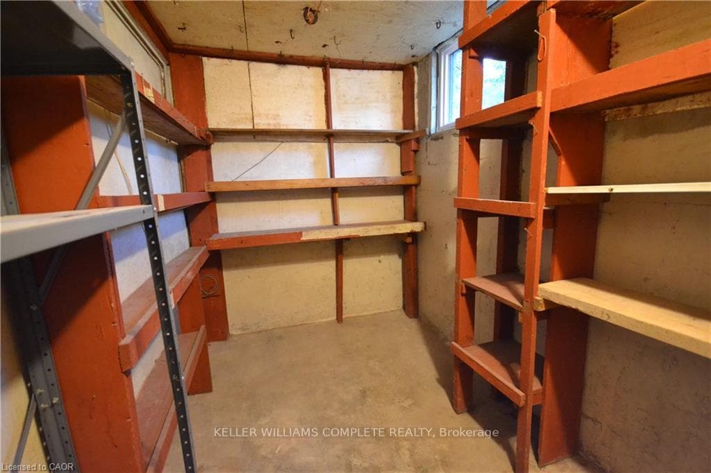101 REID Avenue photo 43