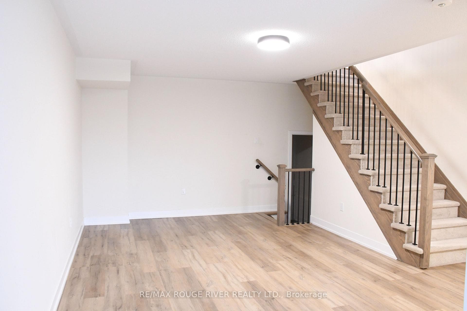 5 Shawfield Way photo 25