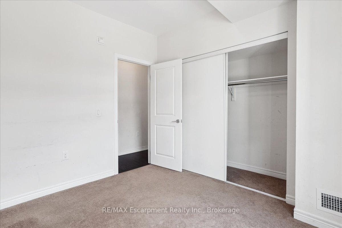 2370 Khalsa Gate Unit 211 photo 21