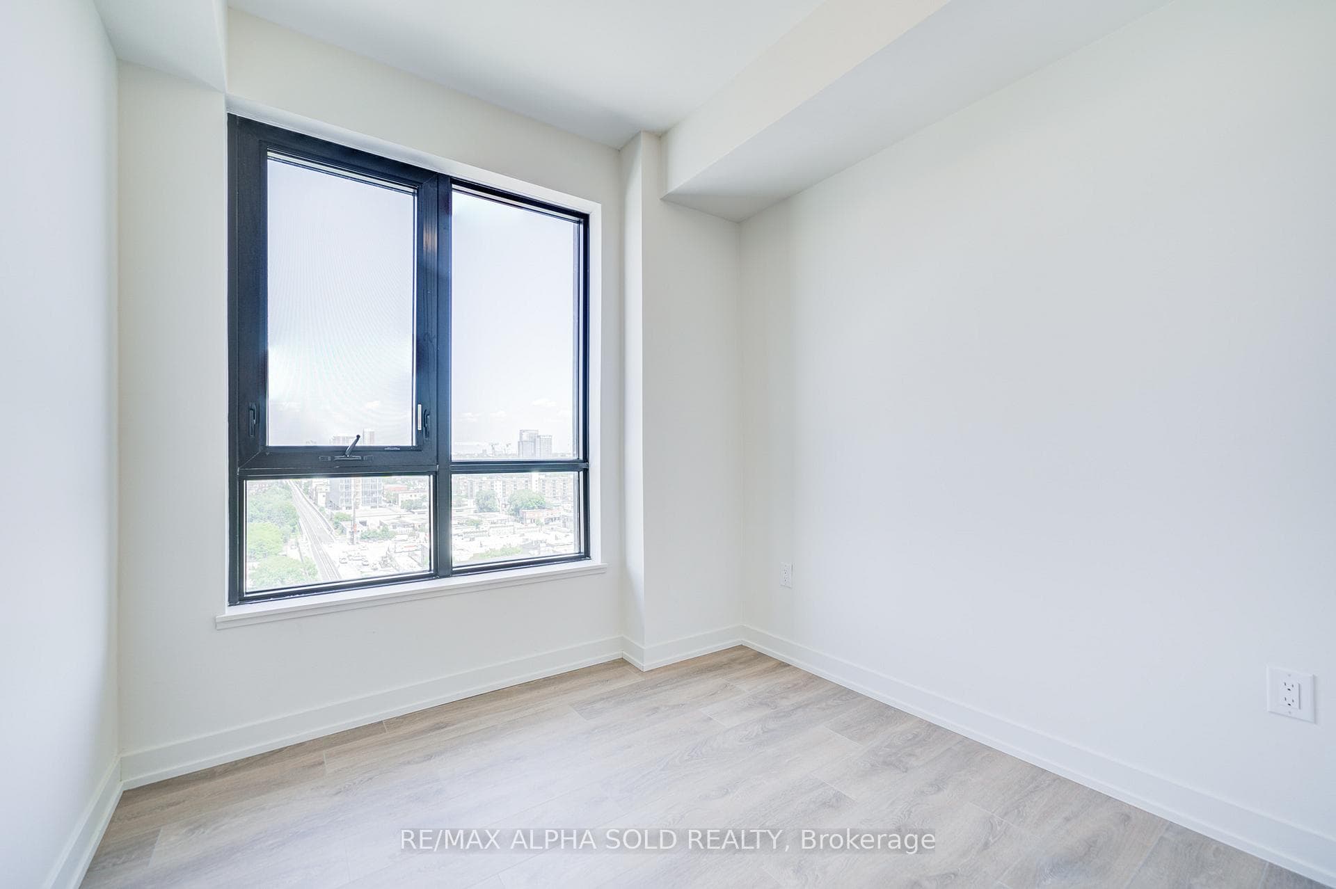 181 Sterling Road Unit 1519 photo 33