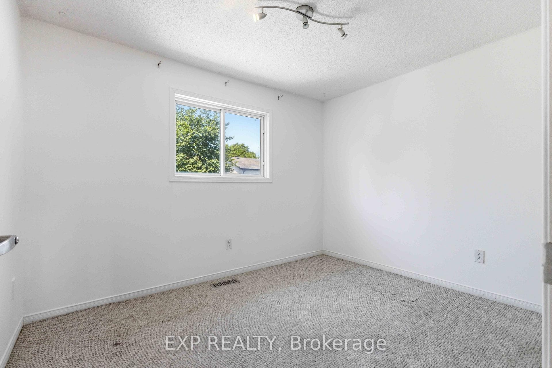 58 Bushford Street photo 9