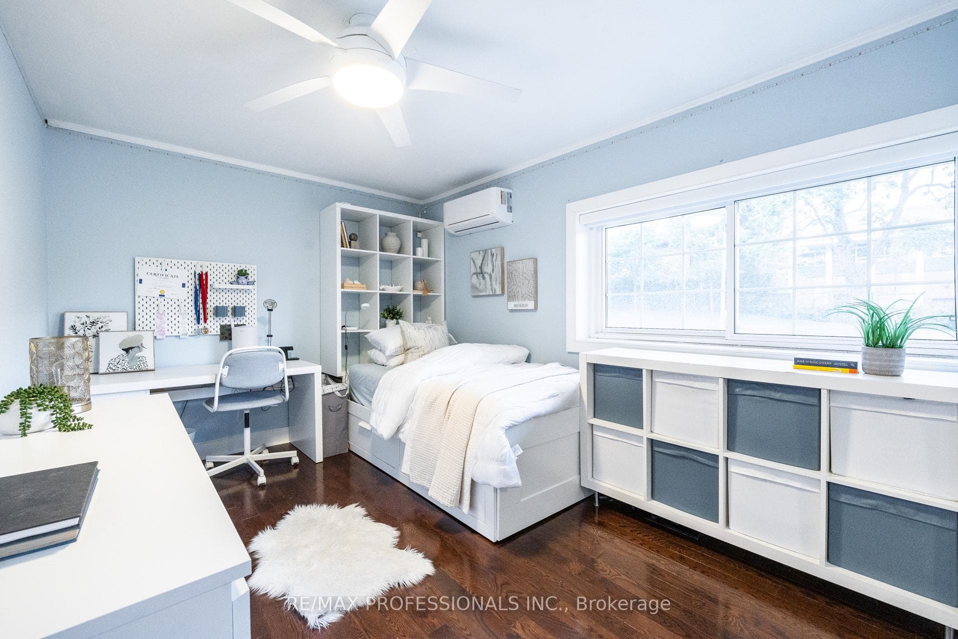 4625 Dundas Street photo 19