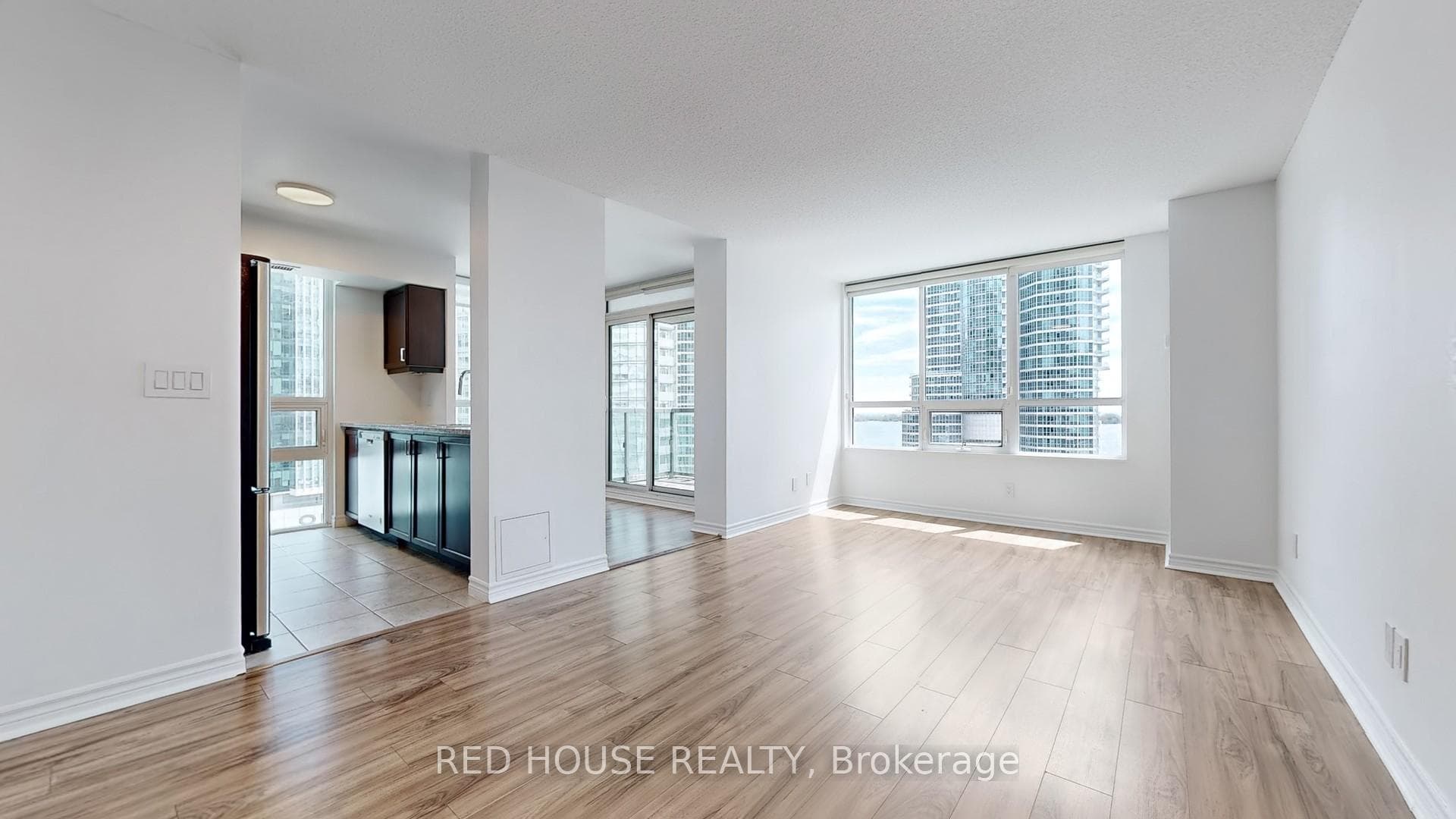 19 Grand Trunk Crescent Unit 1810 photo 6