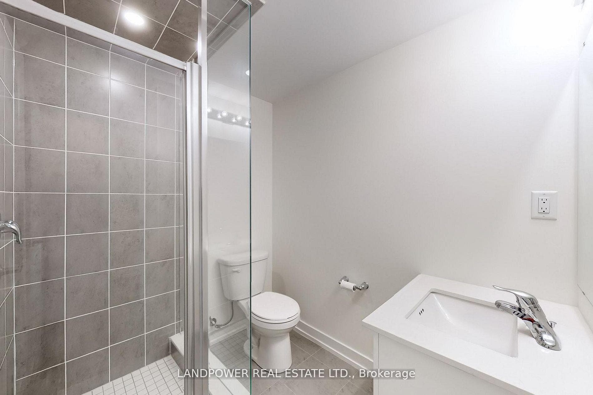 60 Elizabeth Street Unit 3305 photo 16