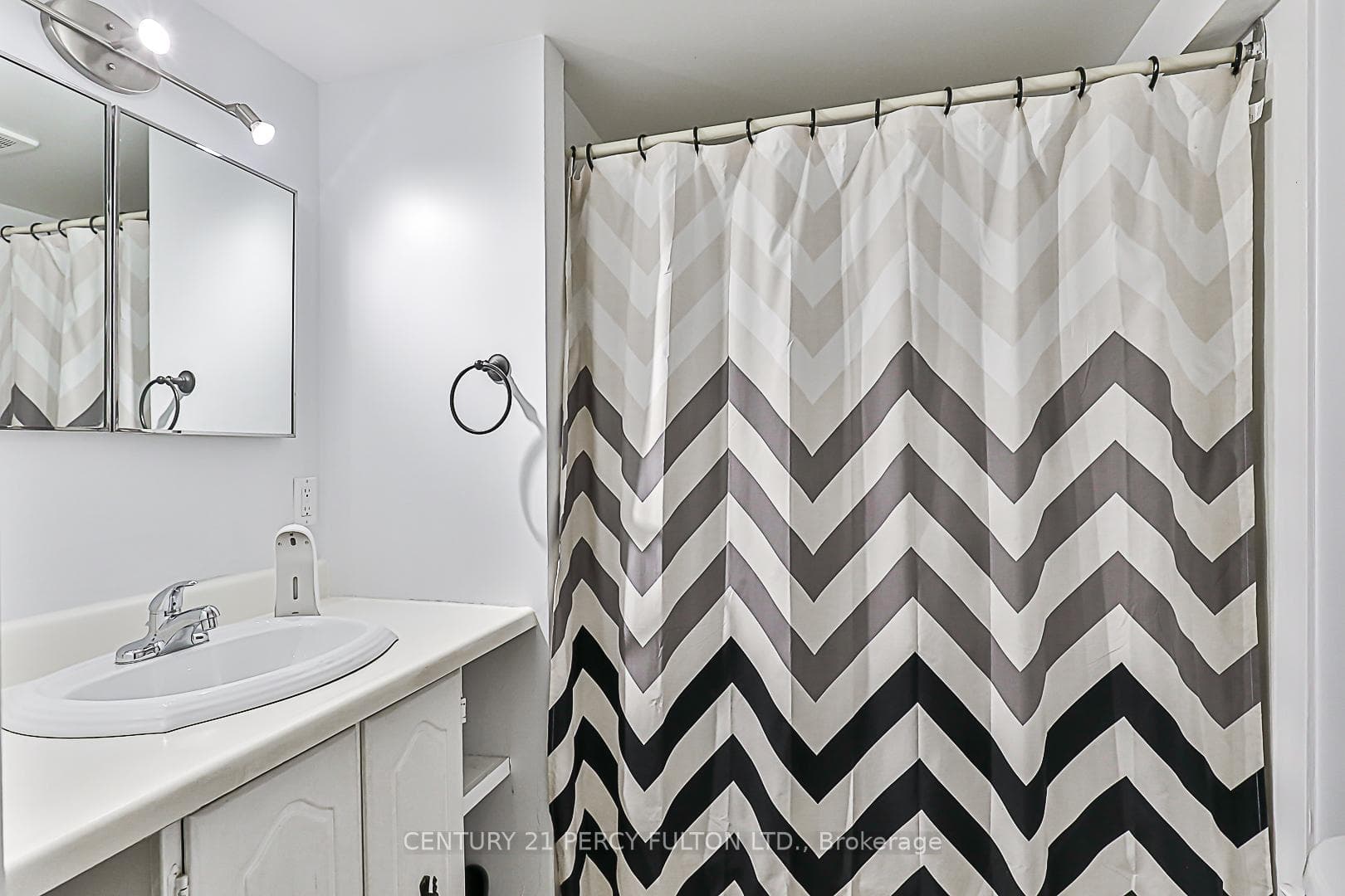 97 Baif Boulevard photo 37