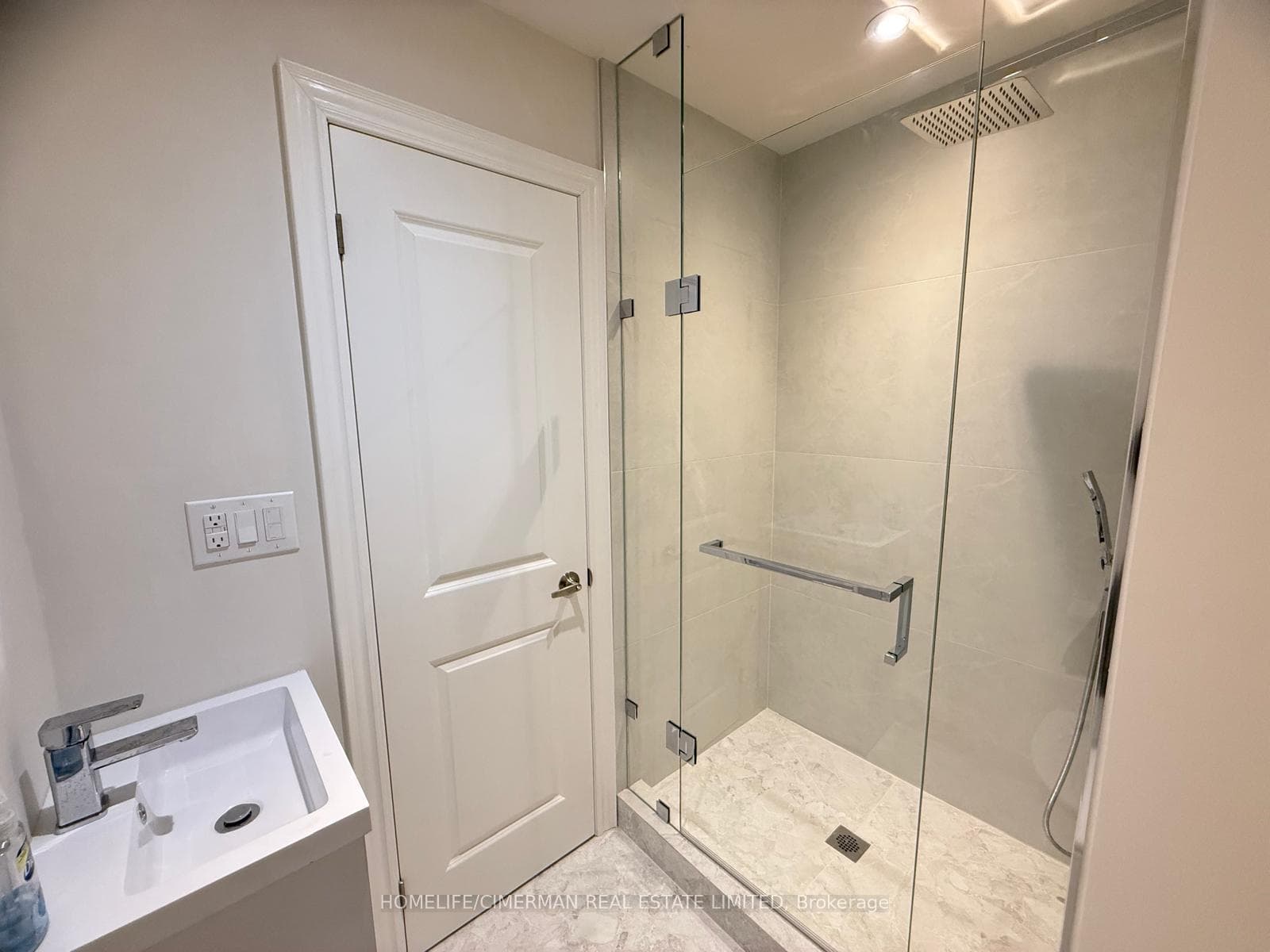 45 Donnacona Drive Unit Main Flr photo 8