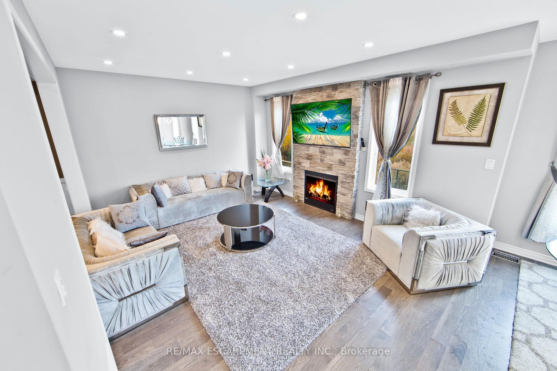 307 Hinton Terrace photo 6