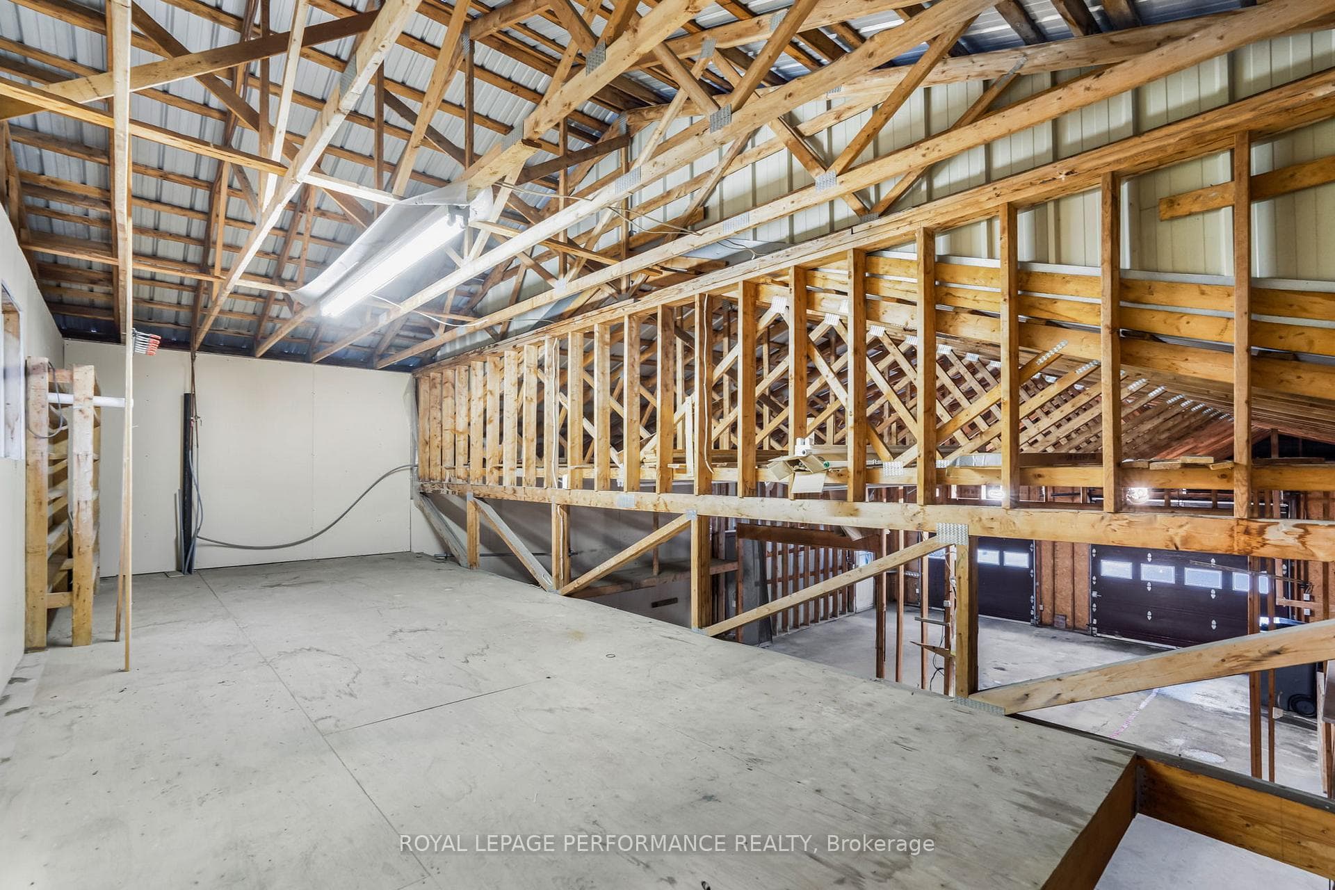72 Longueuil Street photo 35