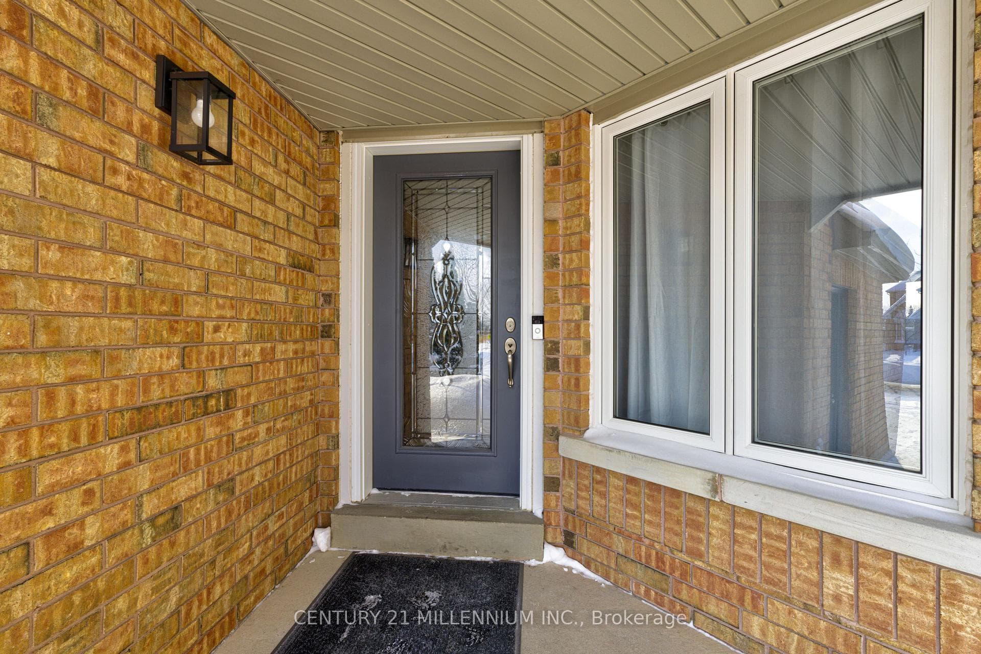 88 Eaton Street photo 2