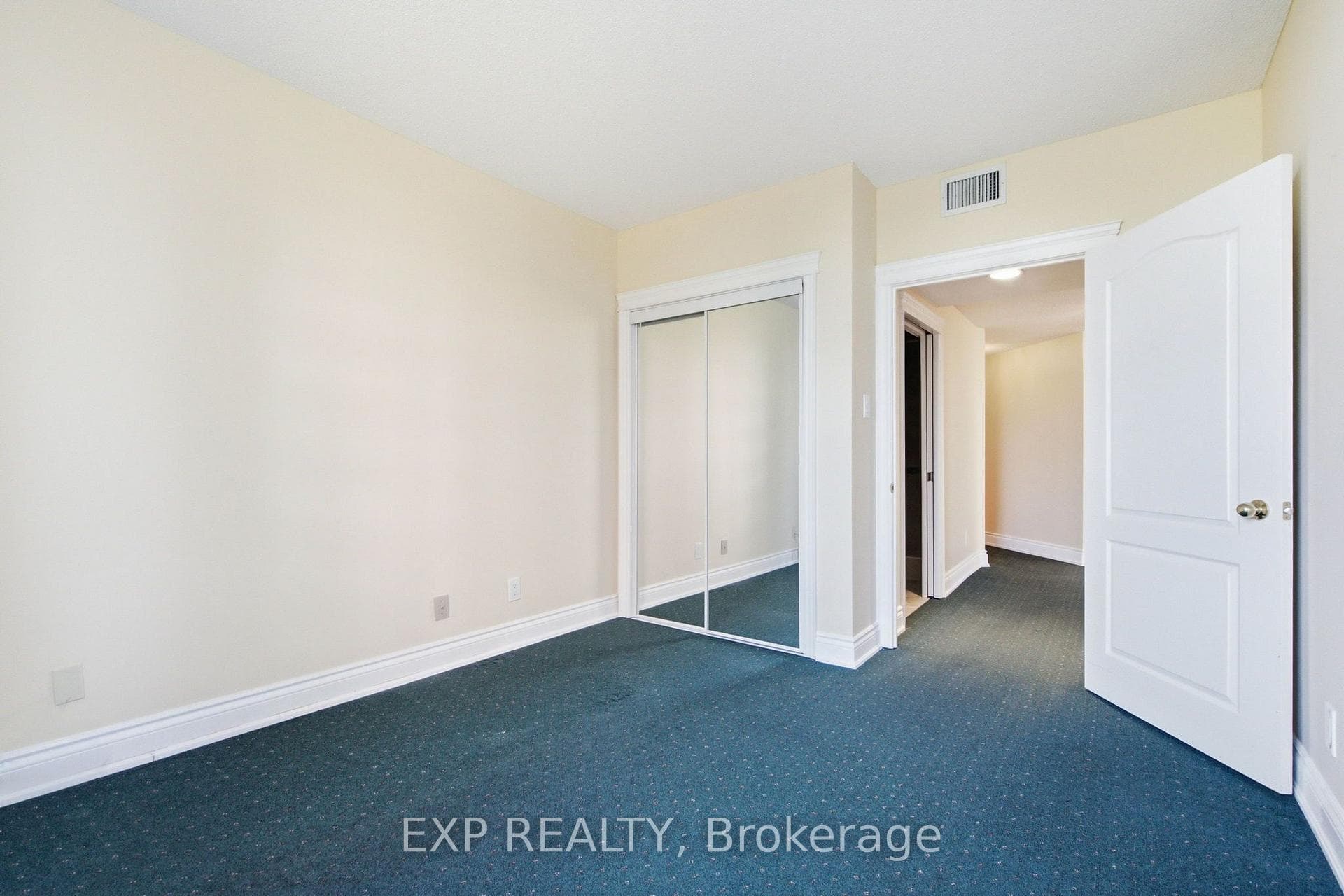 1903 Pilgrims Way Unit 302 photo 9