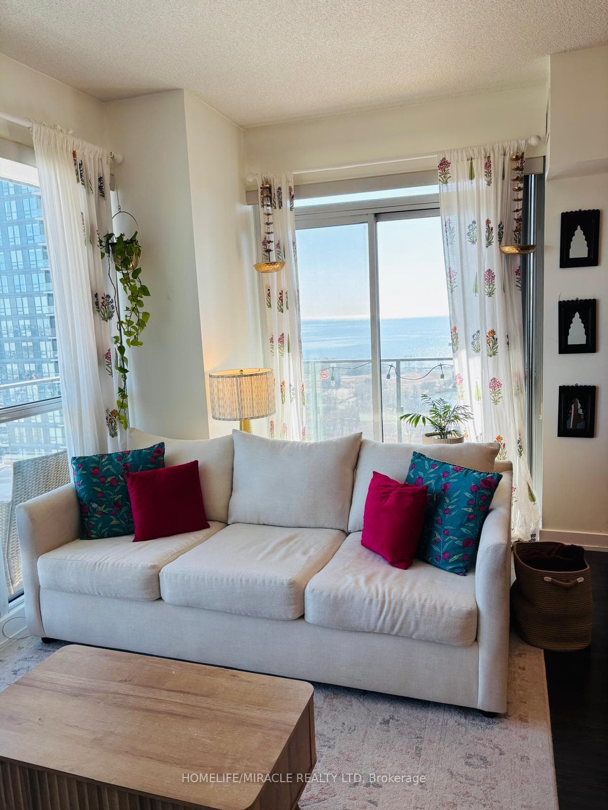 2220 Lake Shore Boulevard Unit 2207 photo 4