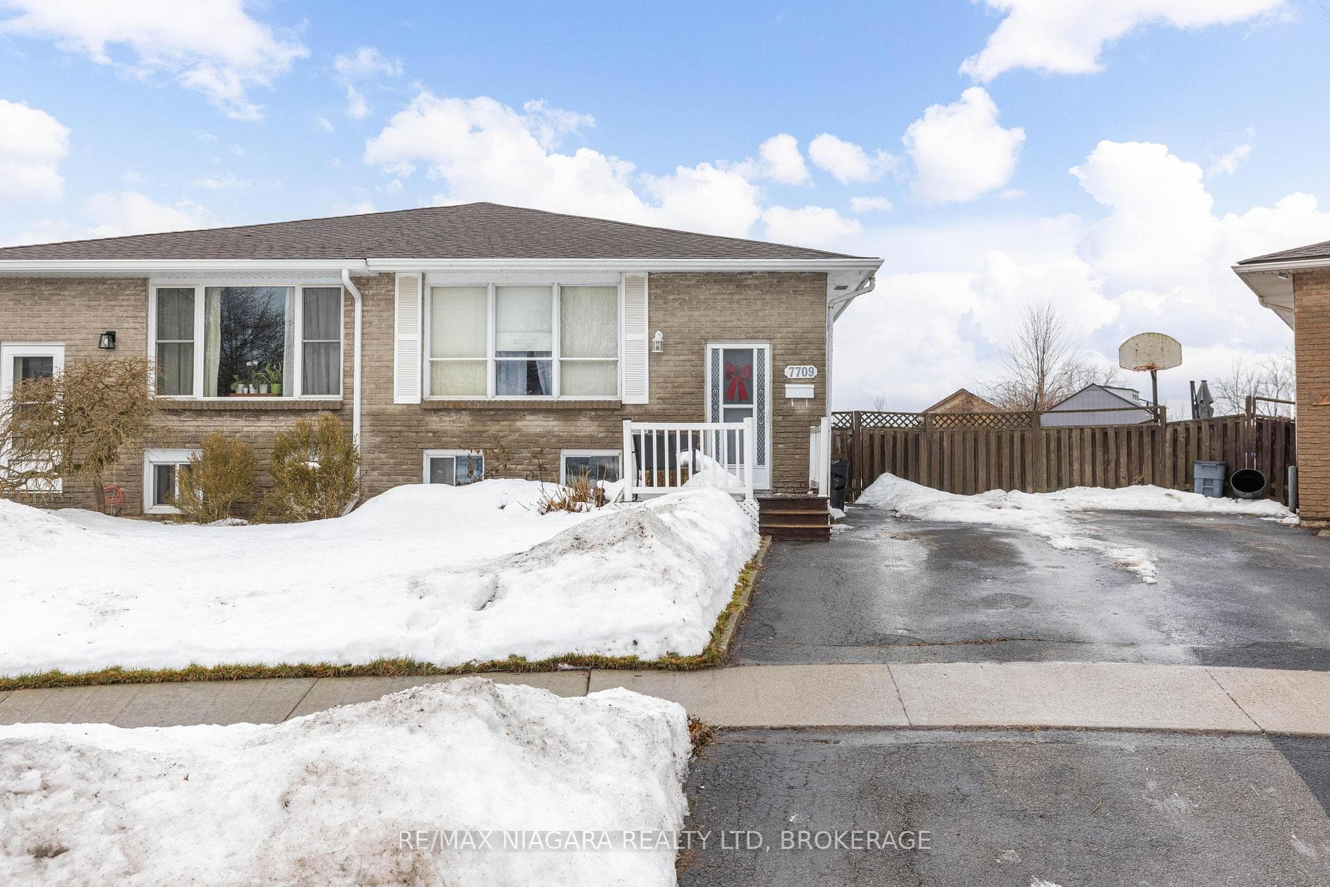 7709 Ronnie Crescent photo 23