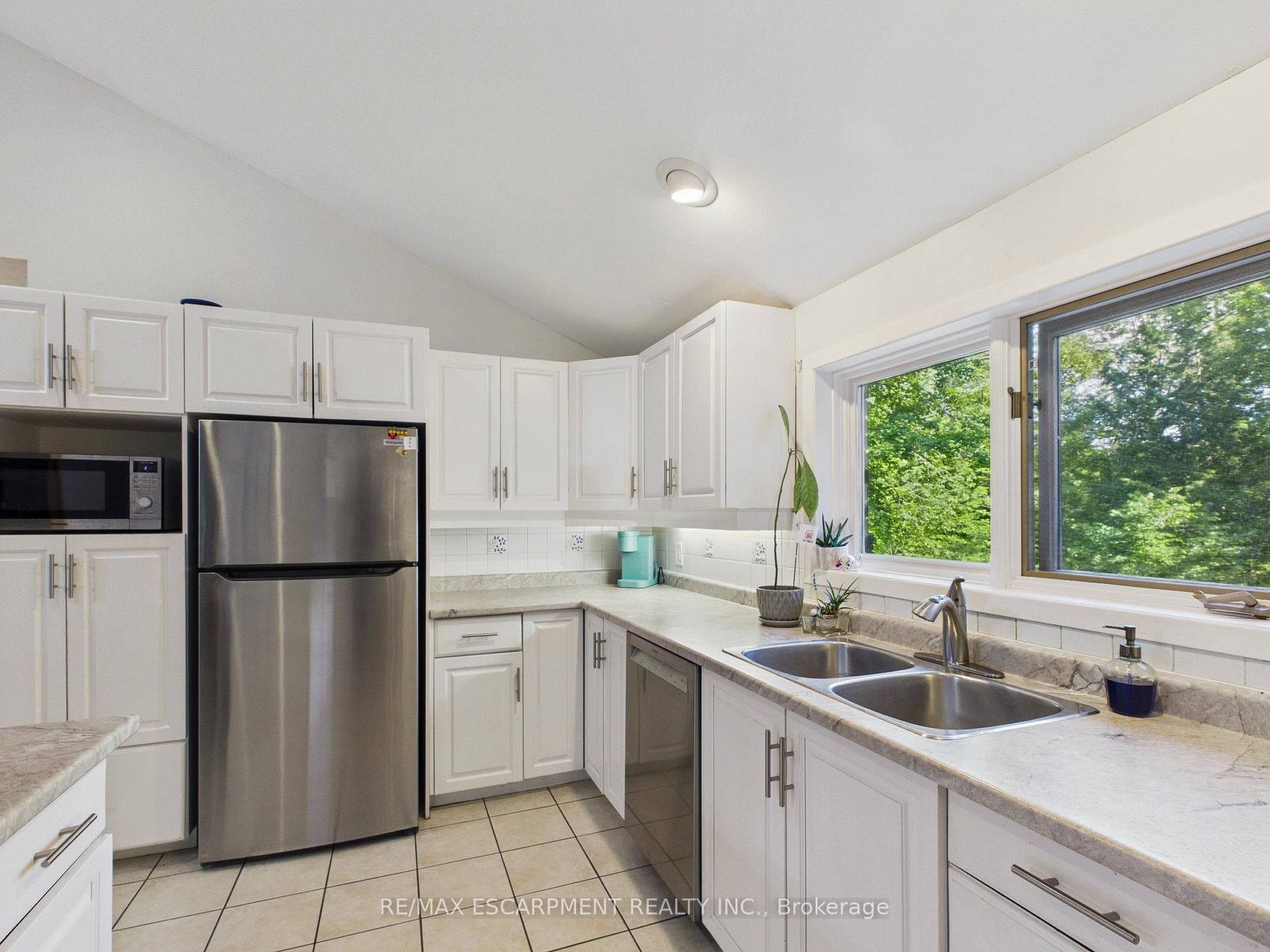 1060 Golden Beach Road photo 7
