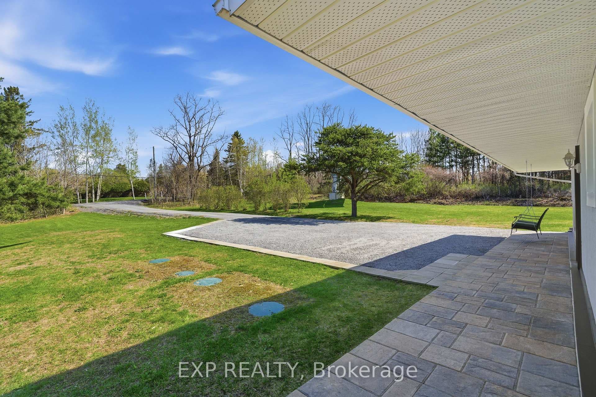 568 LAKE GEORGE Road photo 10