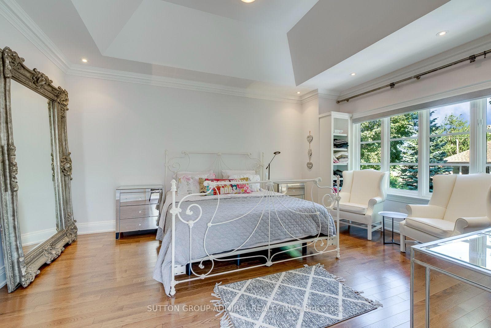 220 Joicey Boulevard photo 31