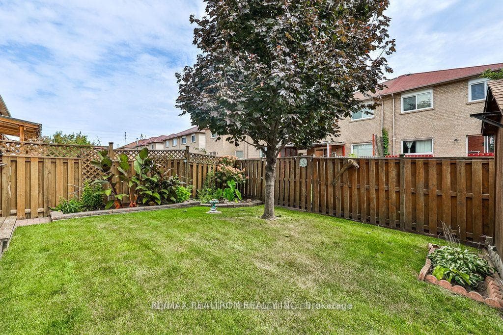 1038 WINDSOR HILL Boulevard photo 33