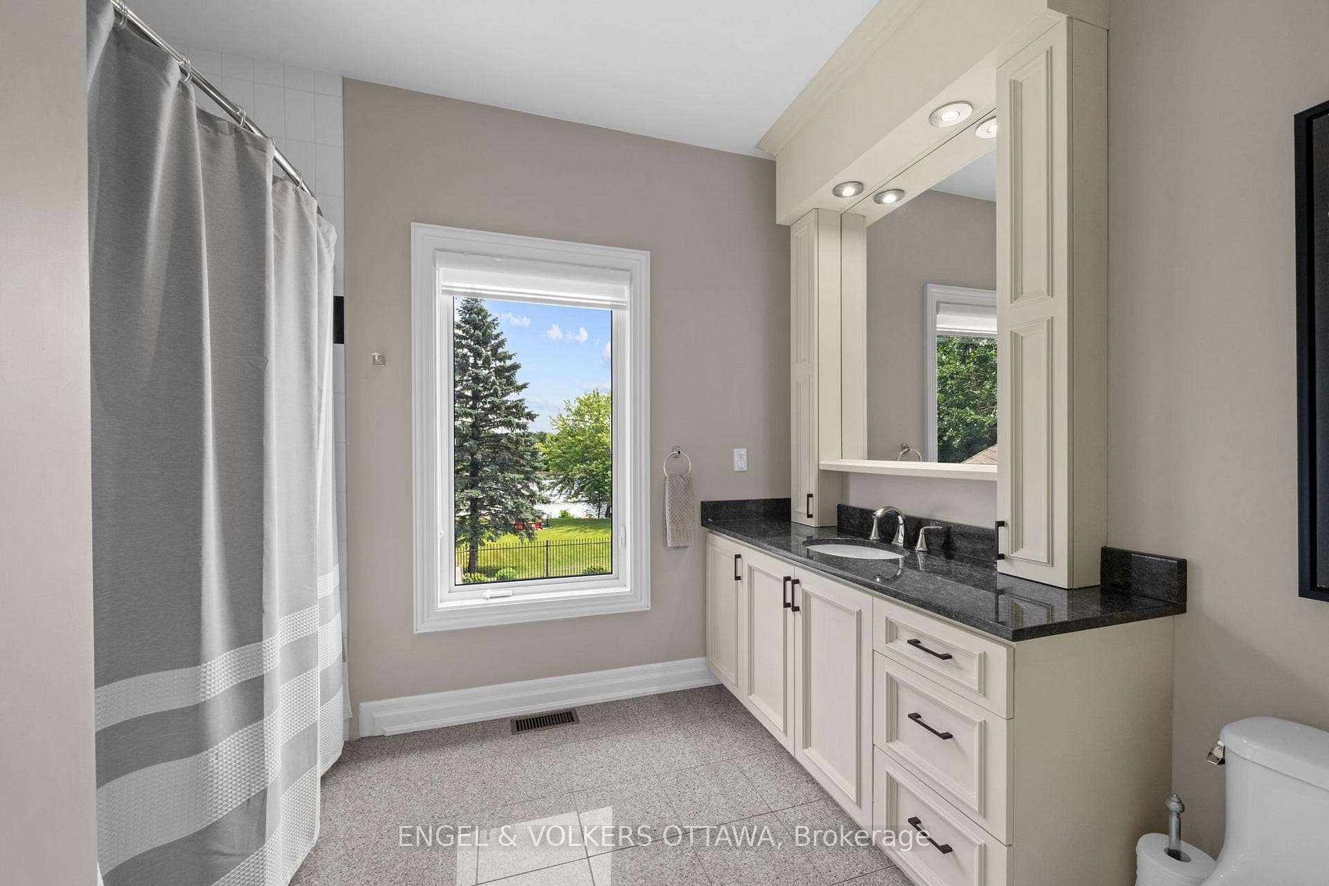 5833A Rideau Valley Drive photo 28