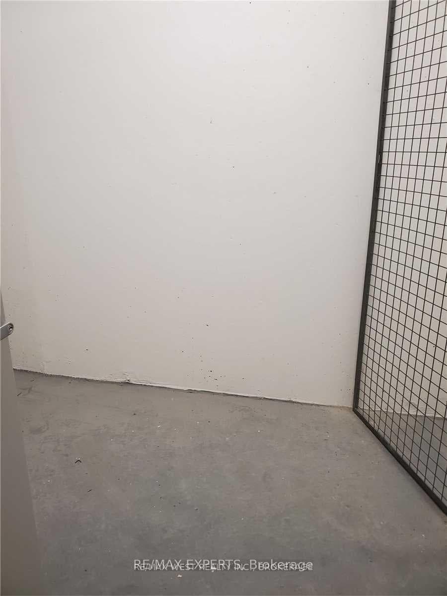 159 Wellesley Street Unit 1501 photo 26
