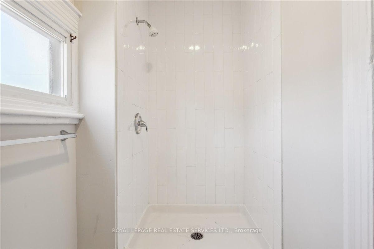 57 St Matthews Avenue photo 26