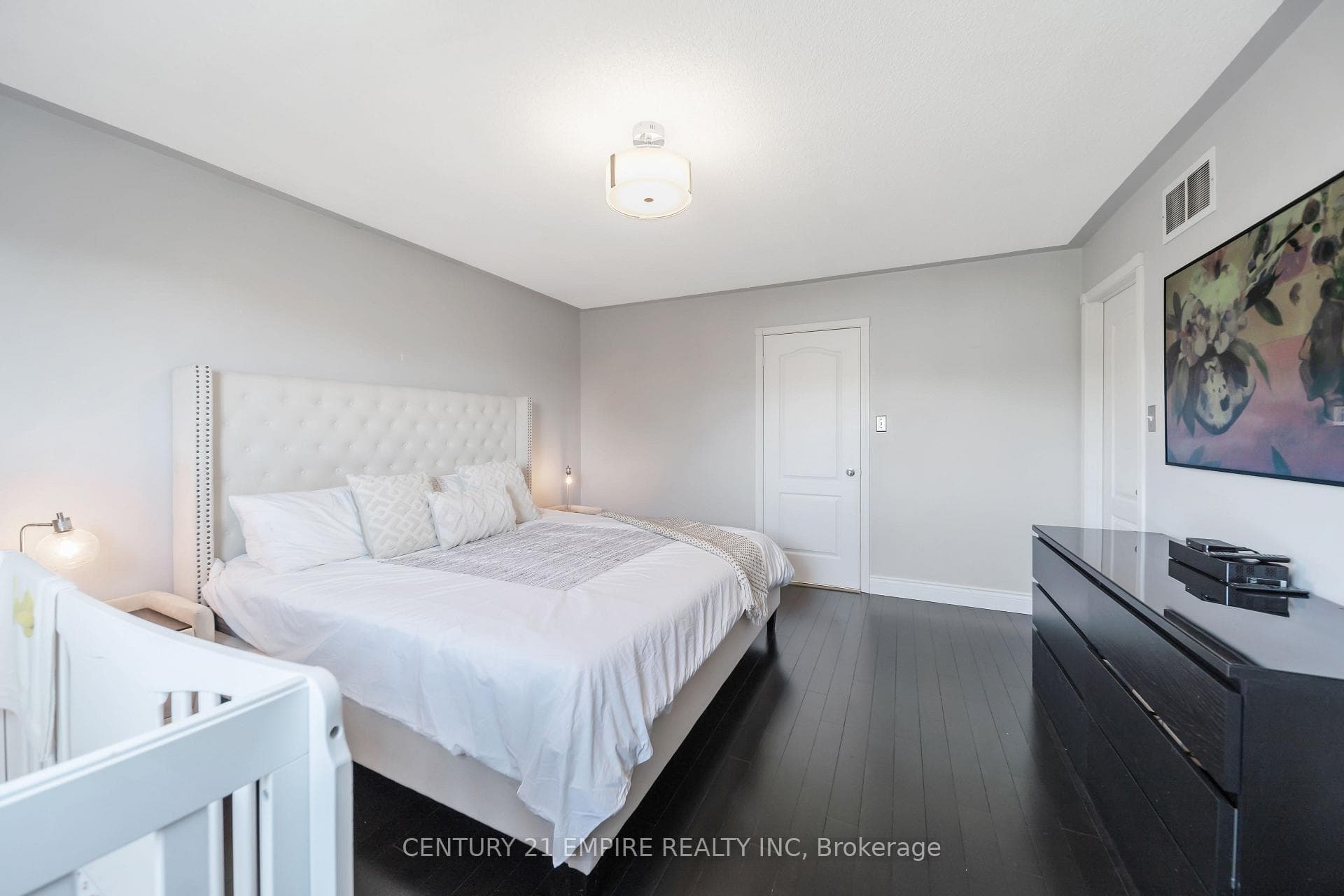 77 Beachgrove Crescent photo 23