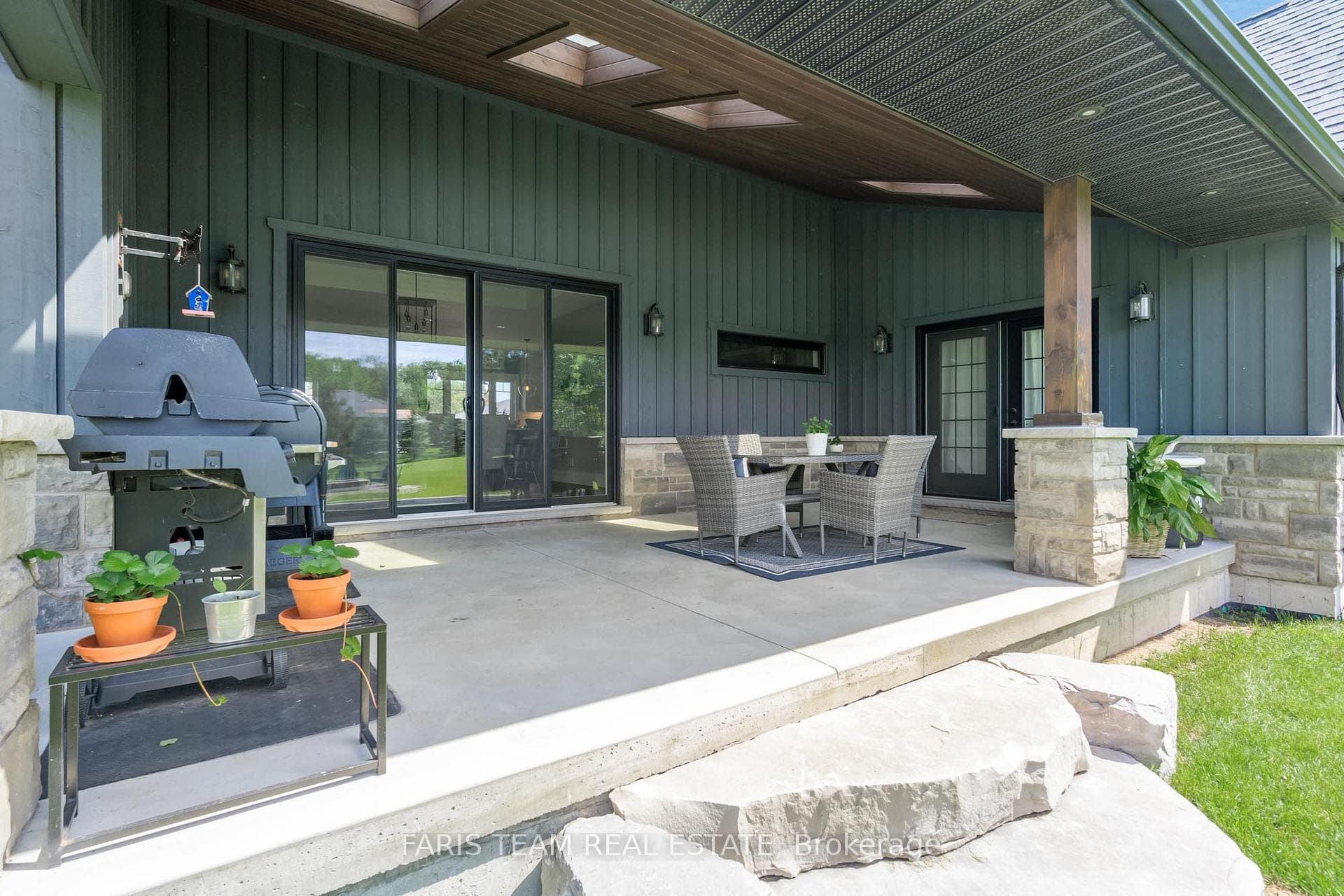 141 Dale Crescent photo 24