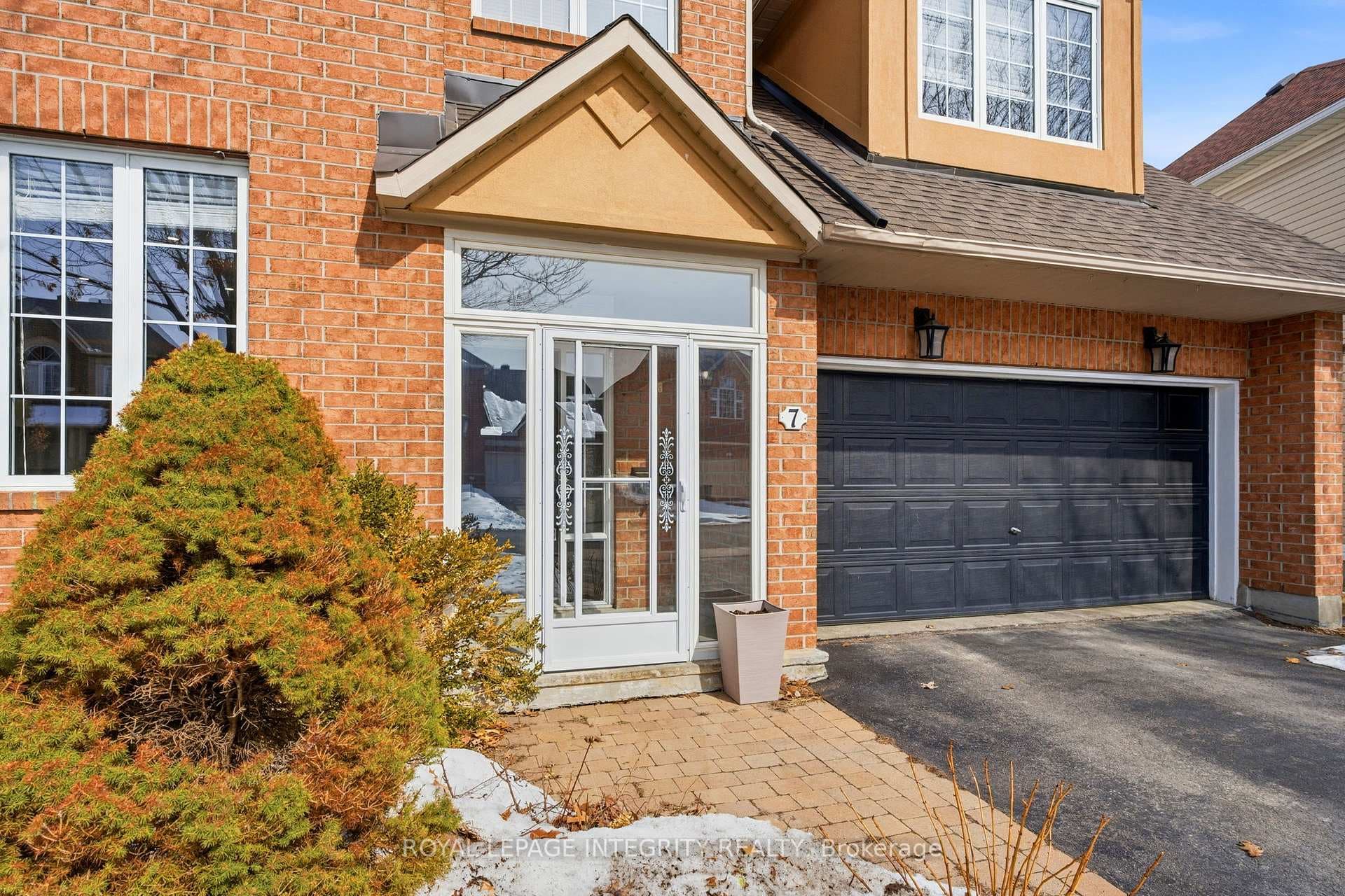 Enclosed vestibule perfect for busy families