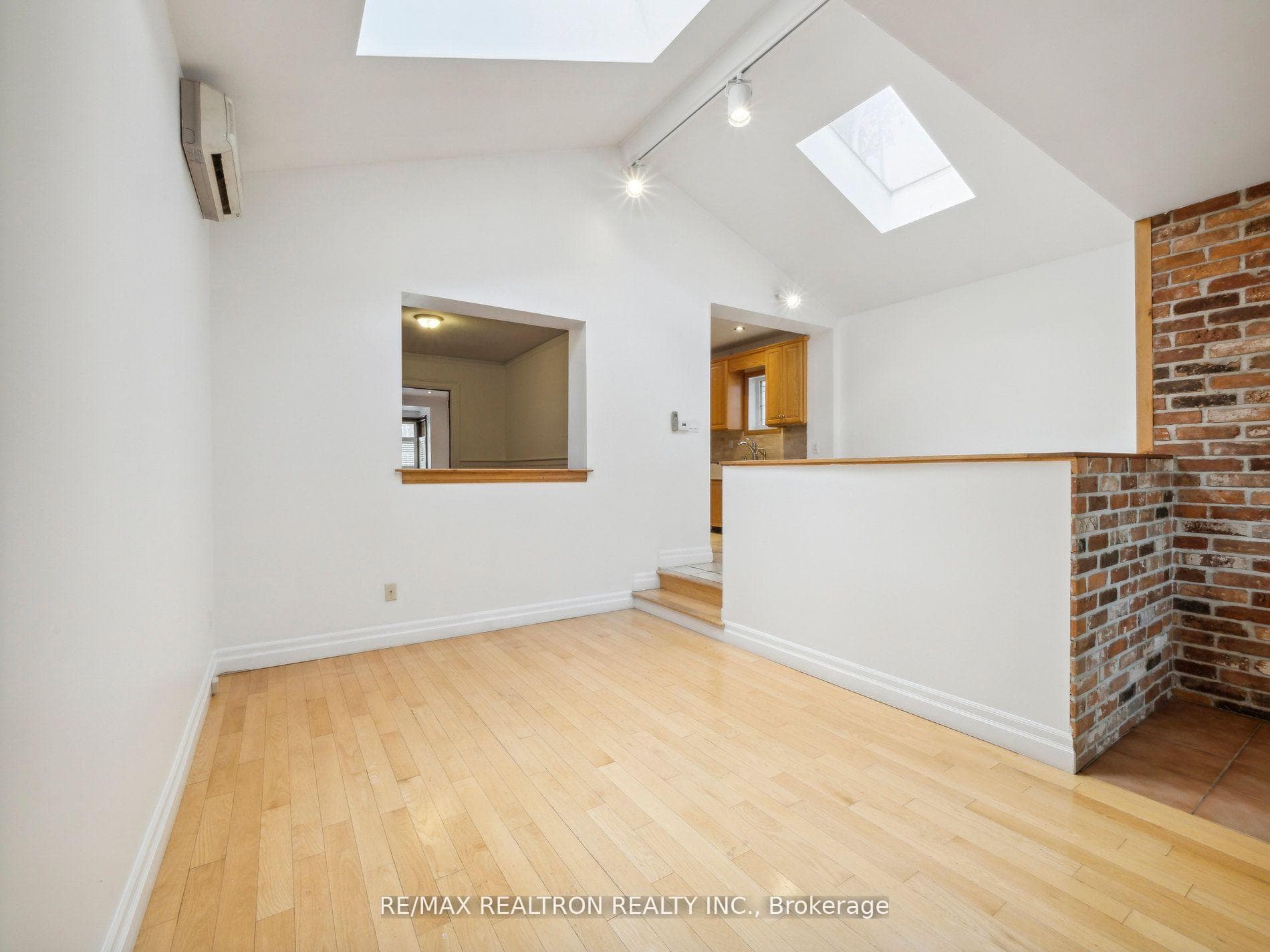 186 Wanless Avenue photo 23