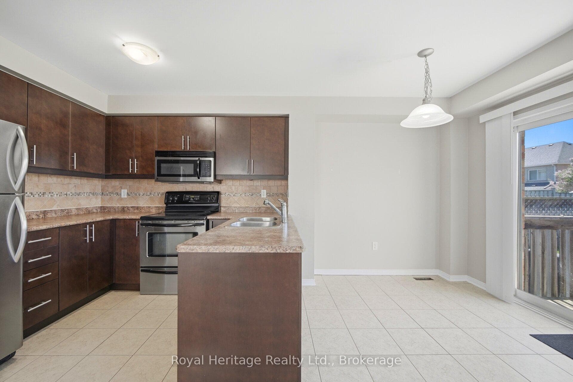 933 Fetchison Drive photo 6