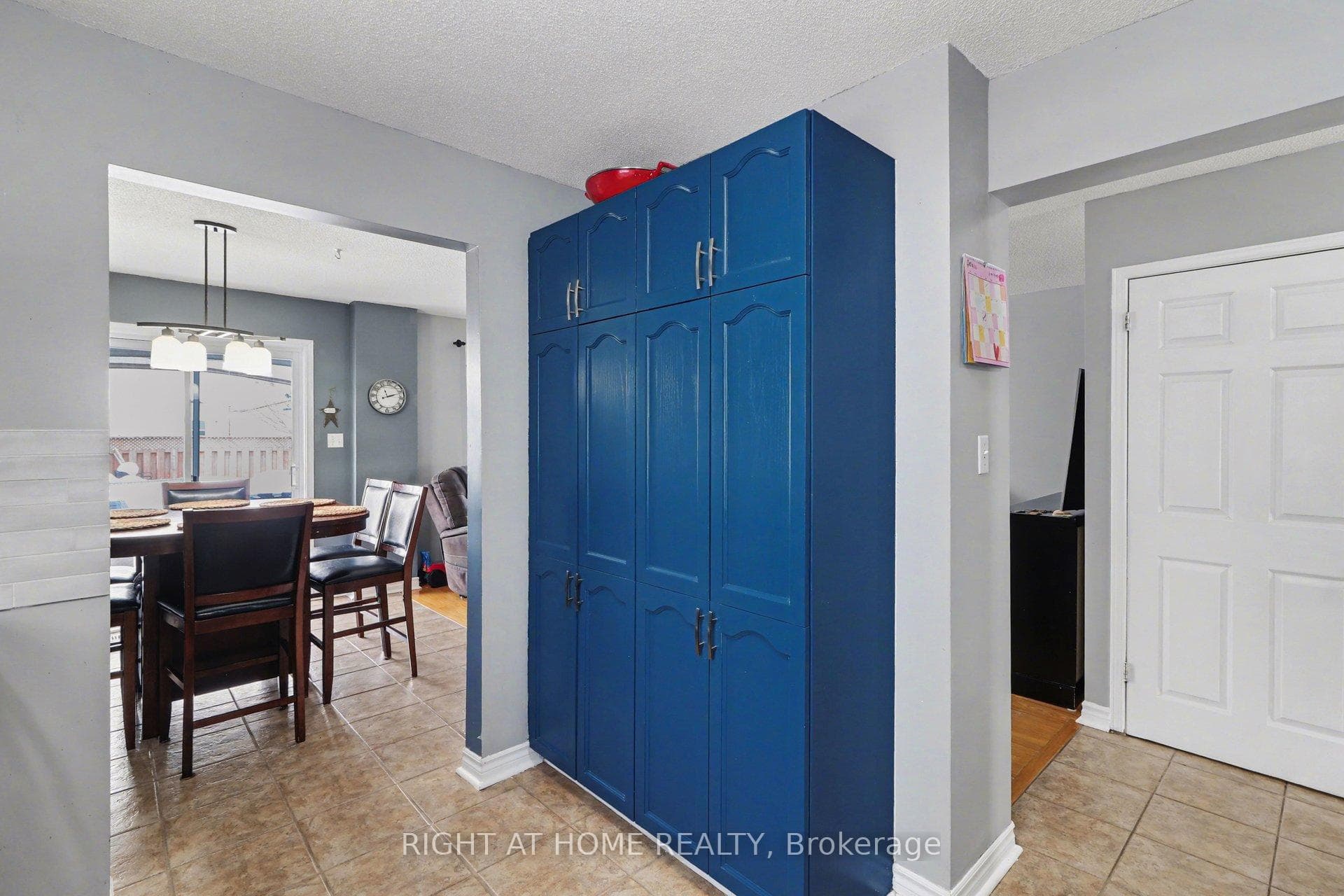 1050 Trillium Place photo 12