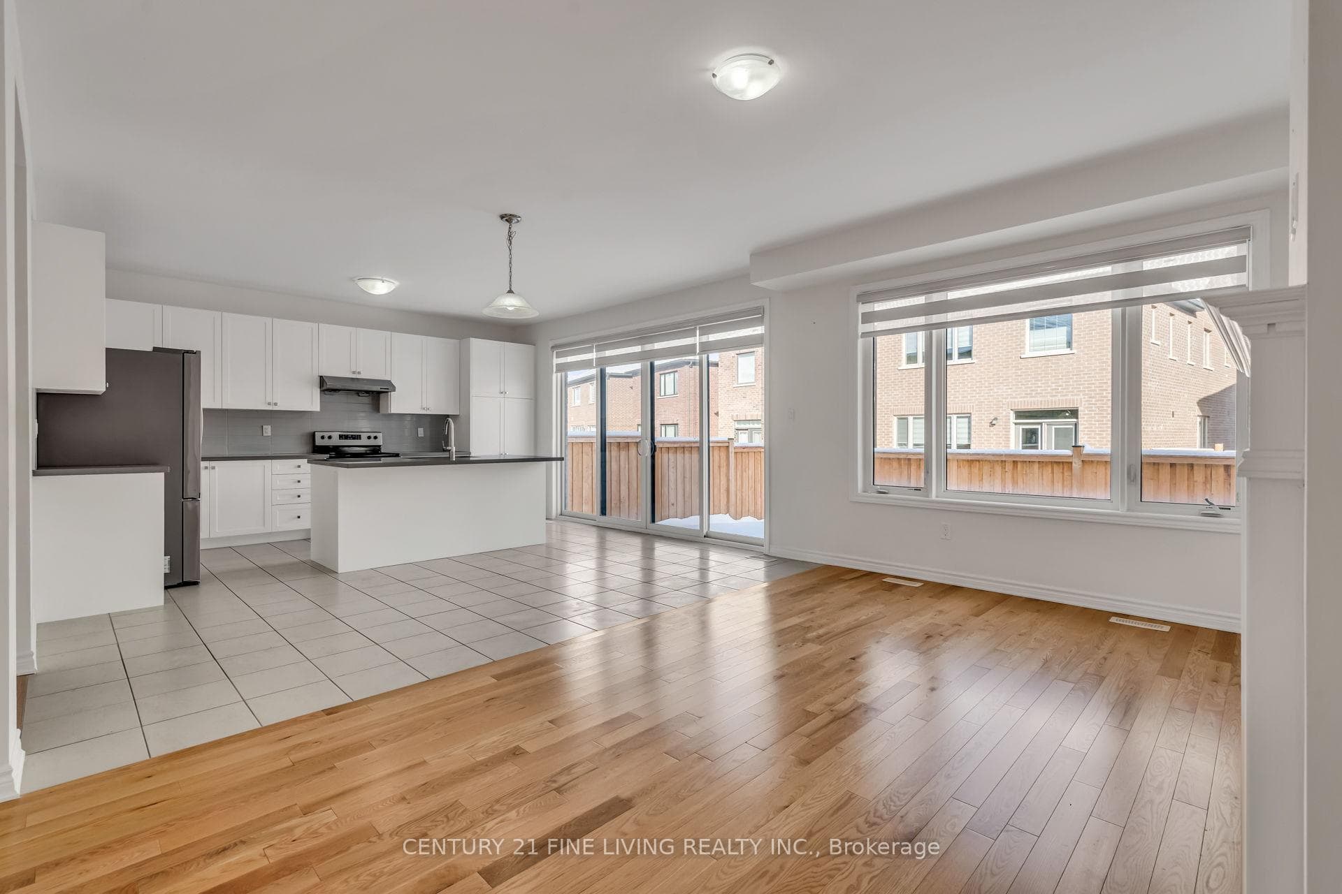 37 PETCH Avenue photo 9