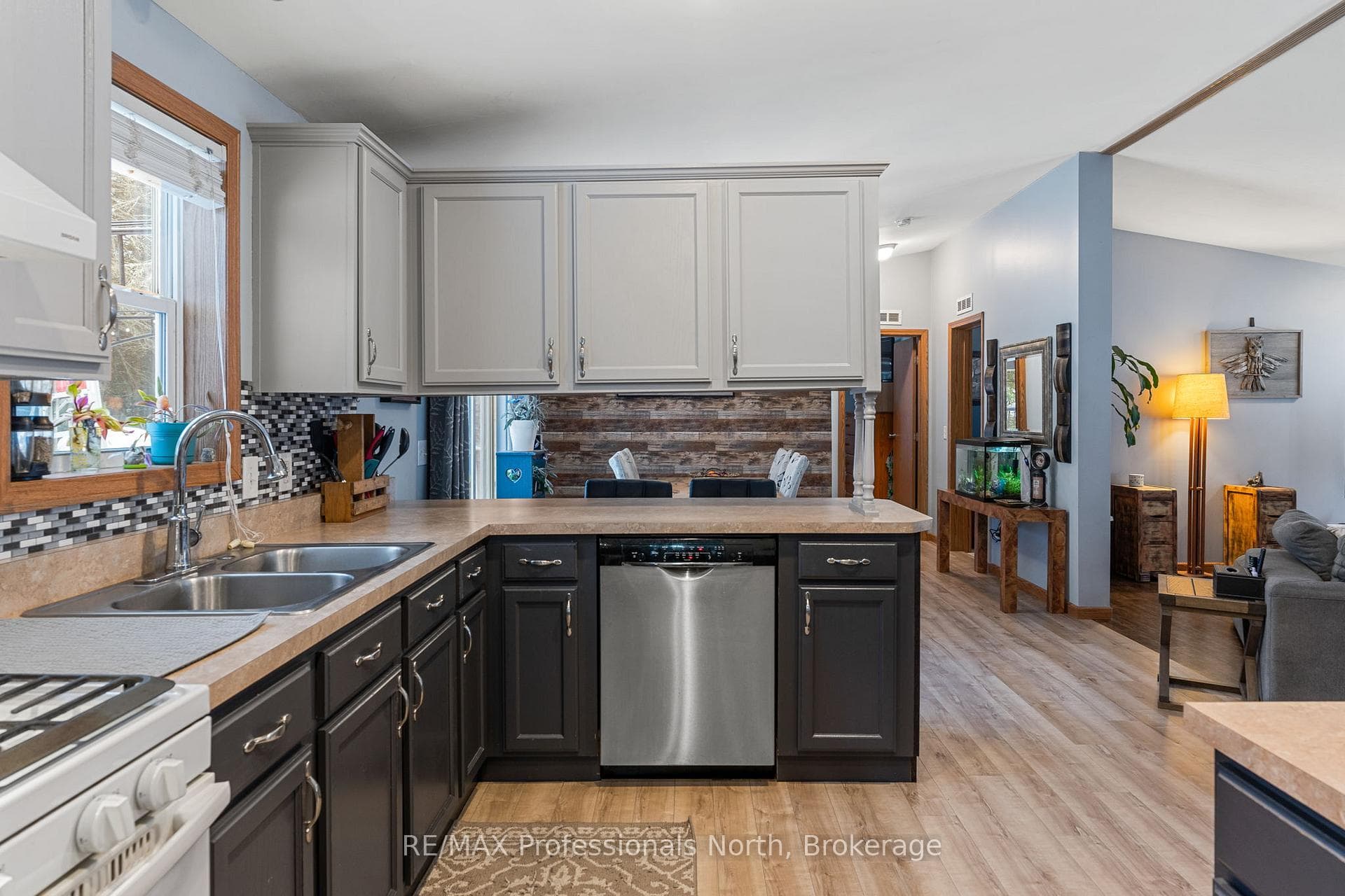 Breakfast Counter, Stainless steel Dishwasher