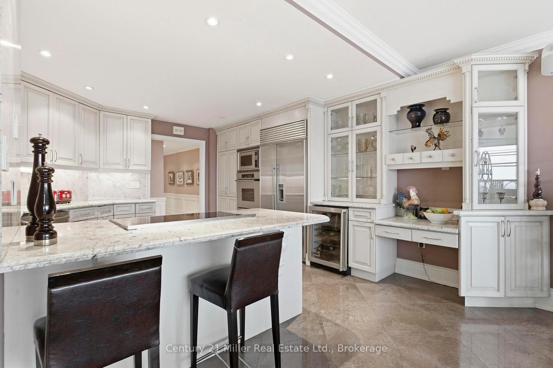 Kitchen Breakfast Bar
