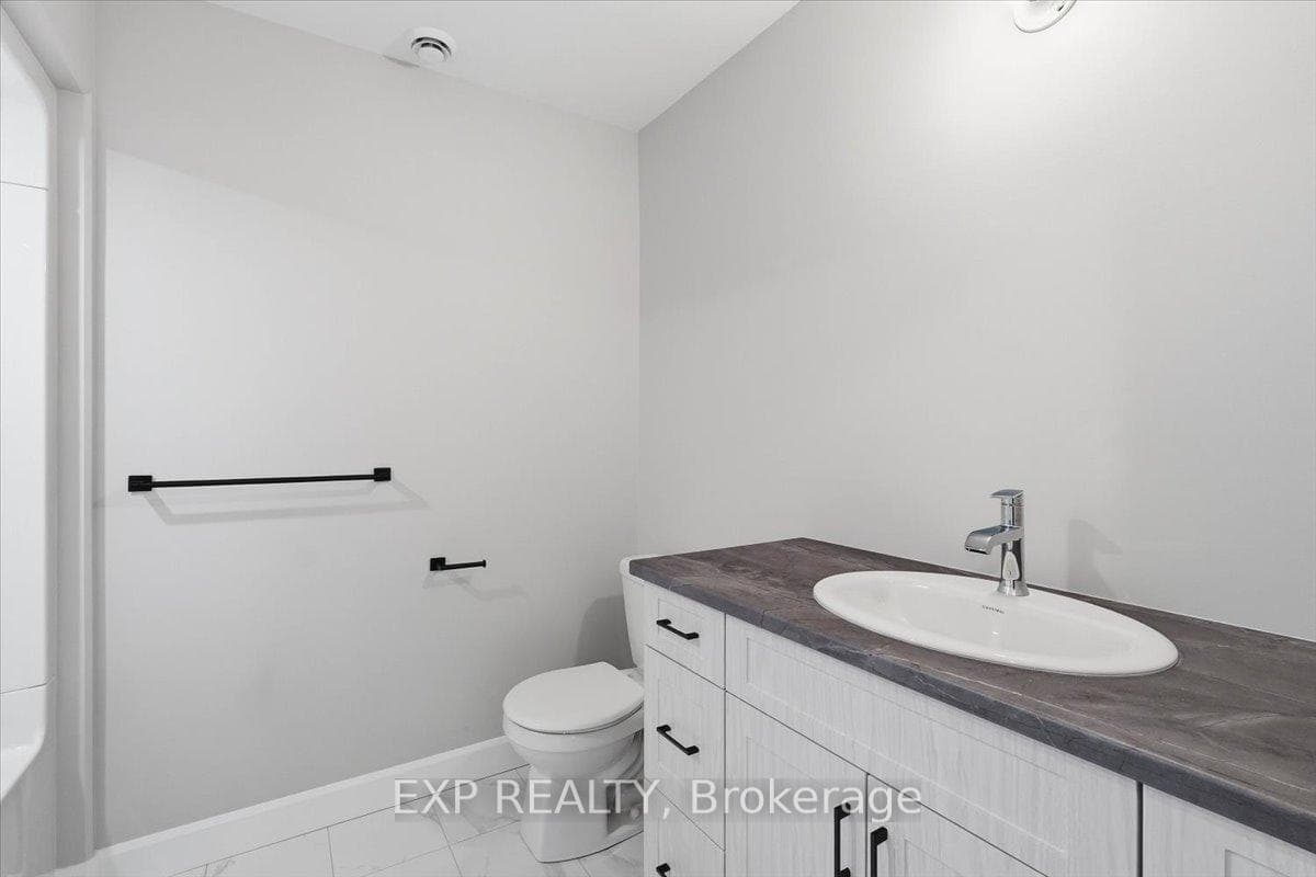 251 Wallbridge Road photo 44