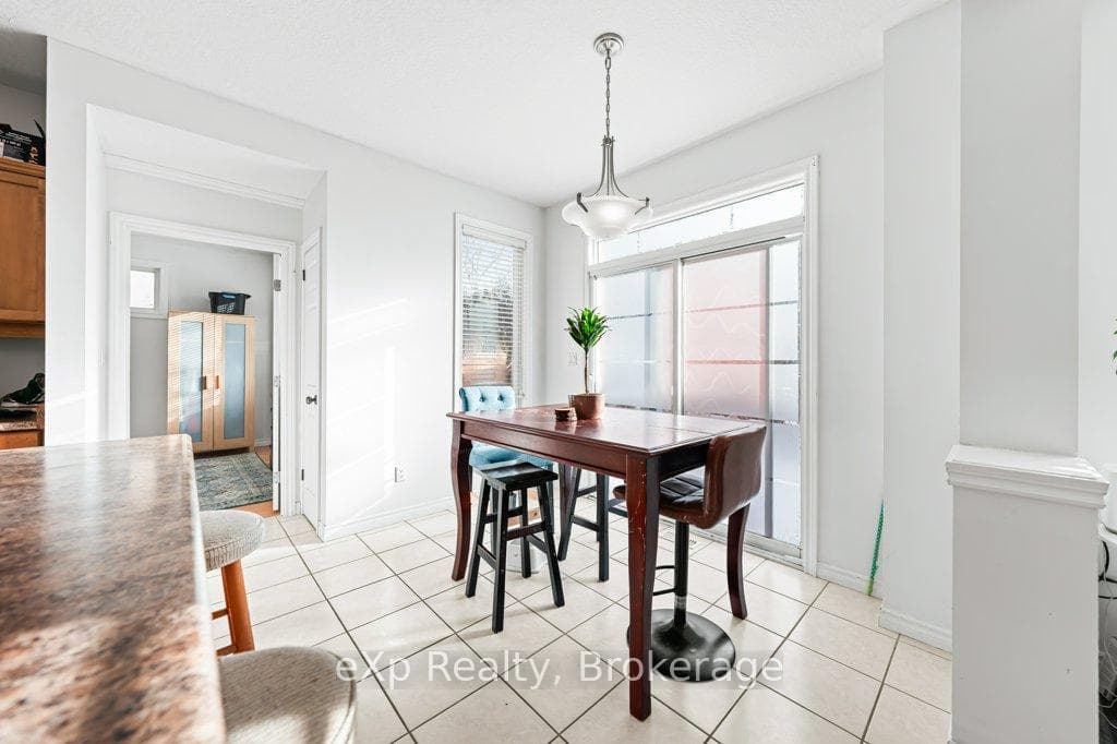 53 Truesdale Crescent photo 10