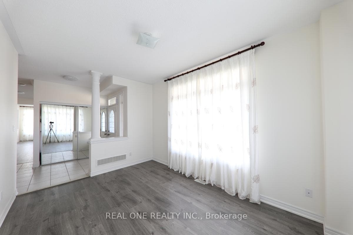 29 Duckfield Crescent photo 6