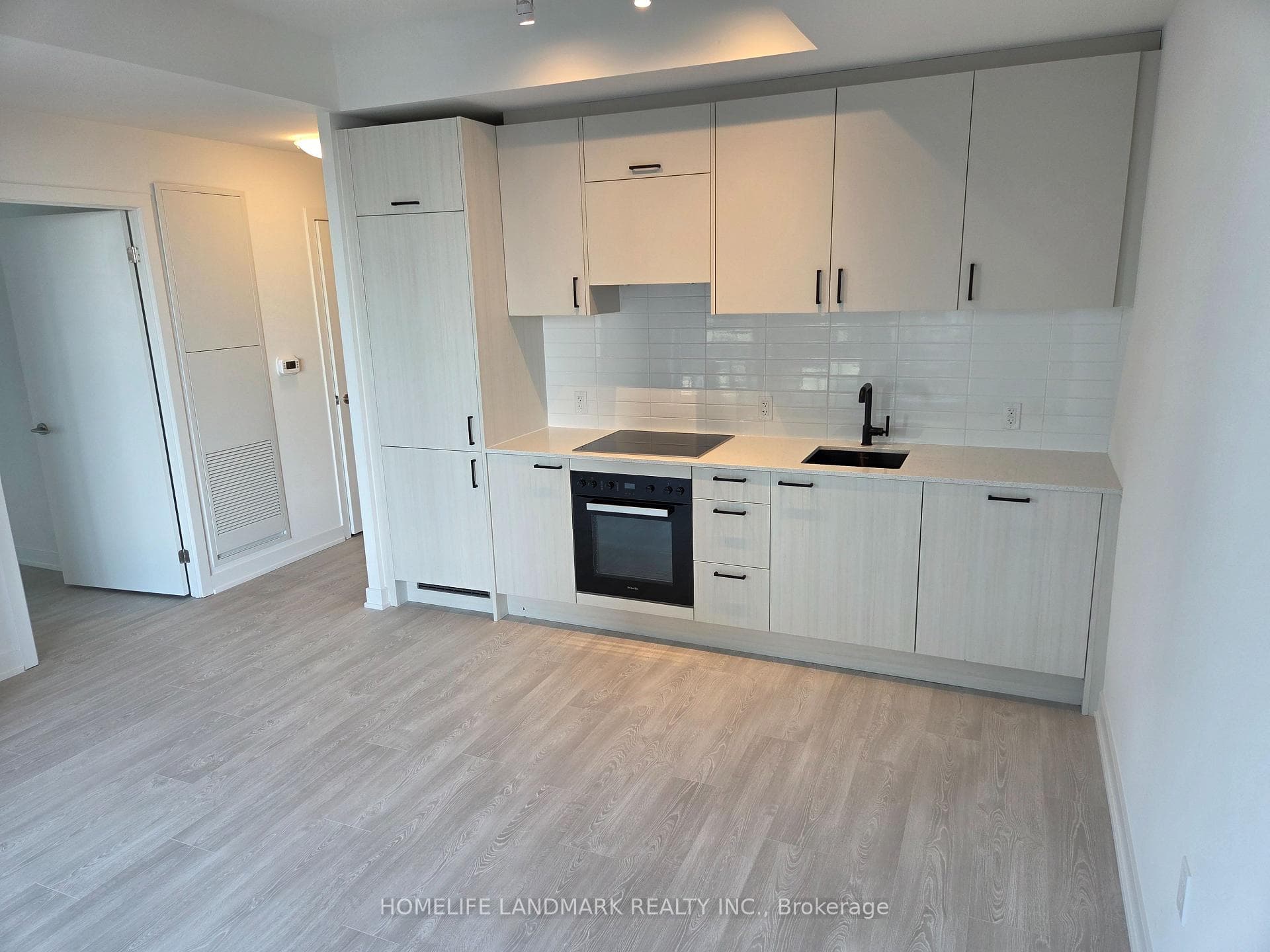 1 Quarrington Lane Unit 3006 photo 1