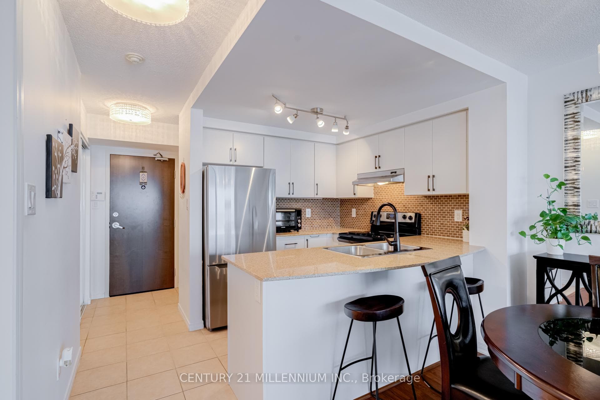 9 George Street Unit 1503 photo 10