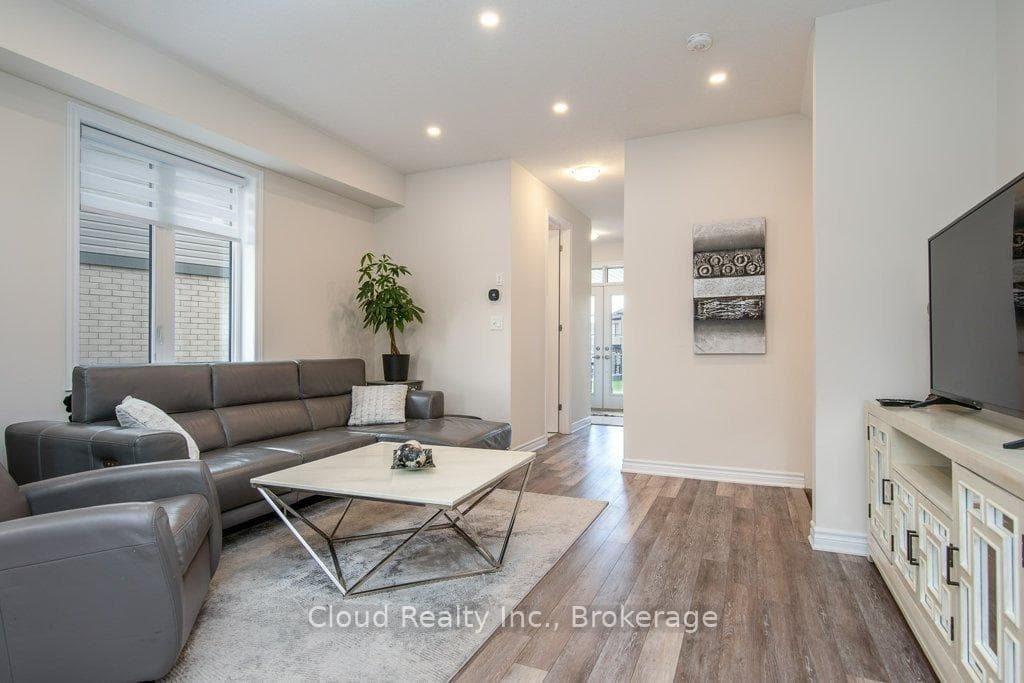 114 Blacksmith Drive photo 7