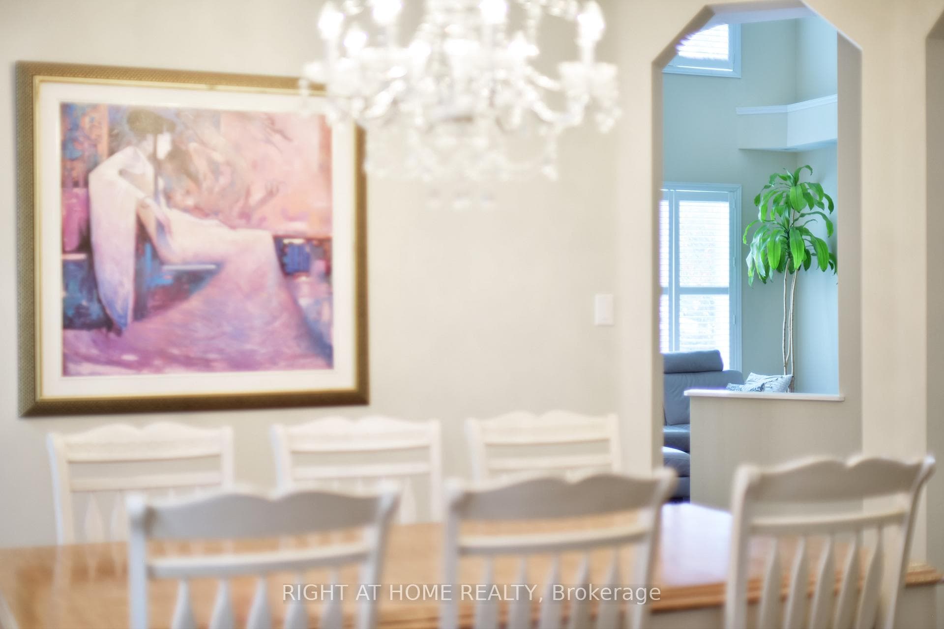 20 EVANSHEN Crescent photo 9