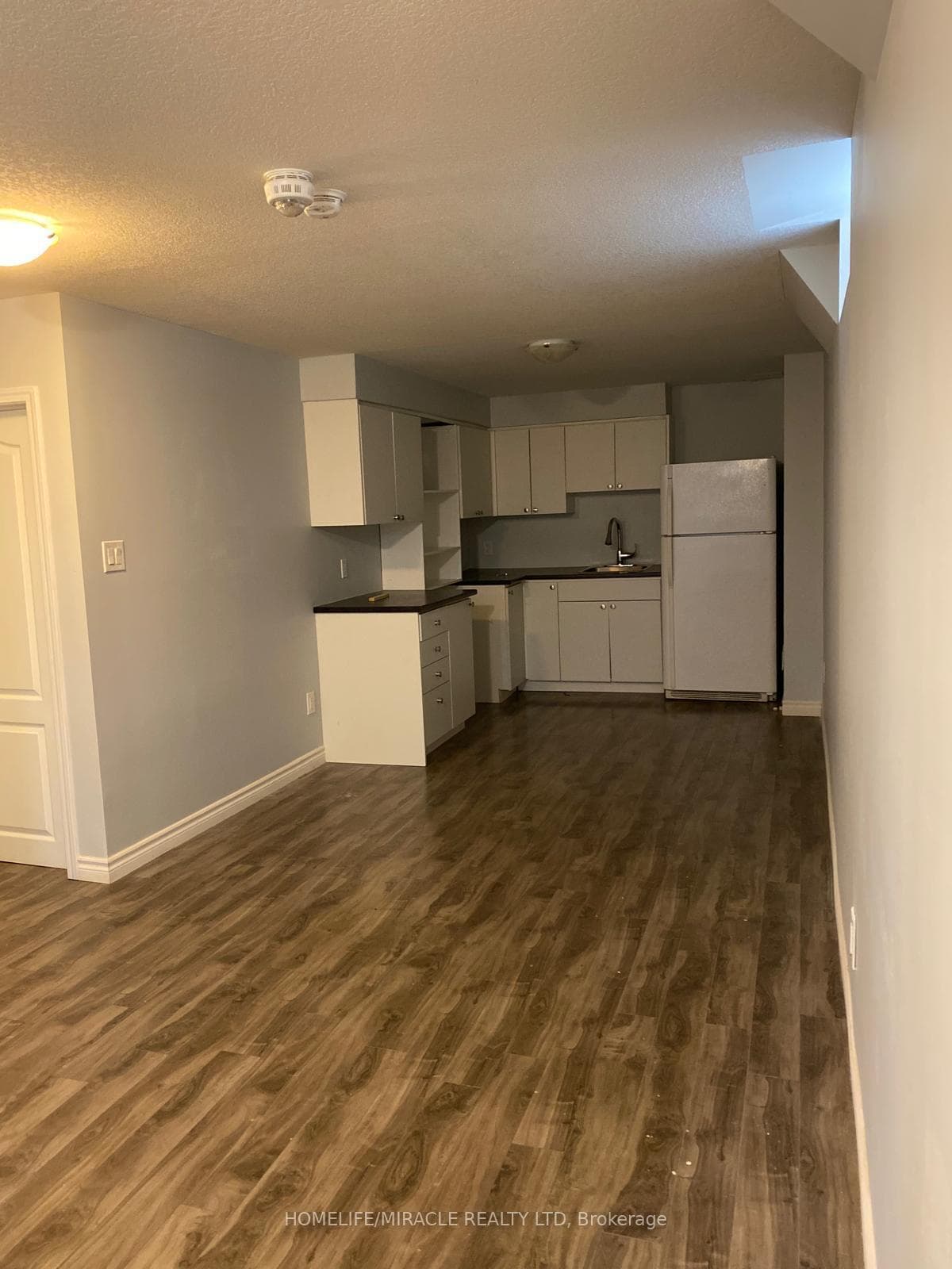 16 Golden Springs Drive Unit Bsmt photo 2