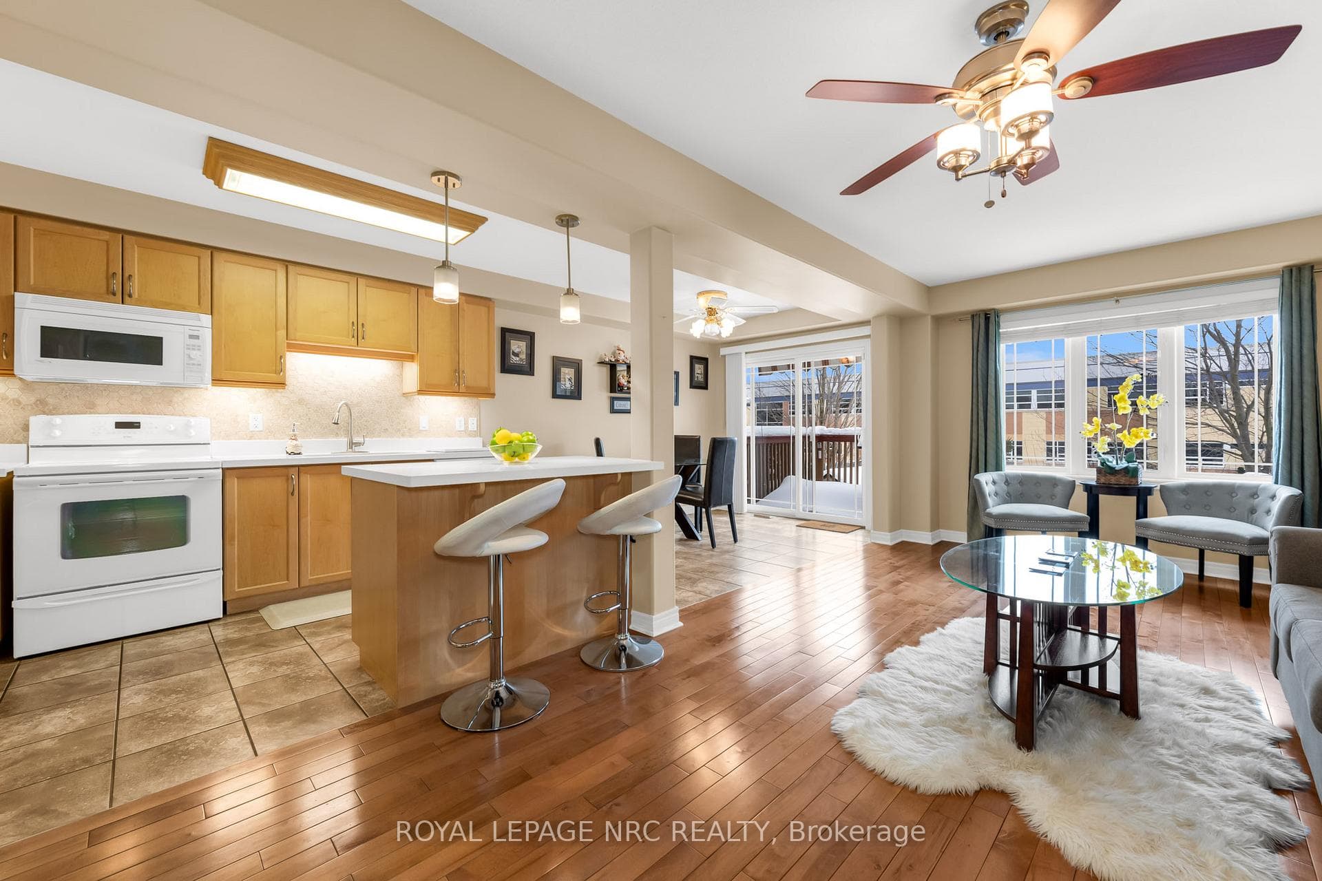 51 Hemlock Way photo 5