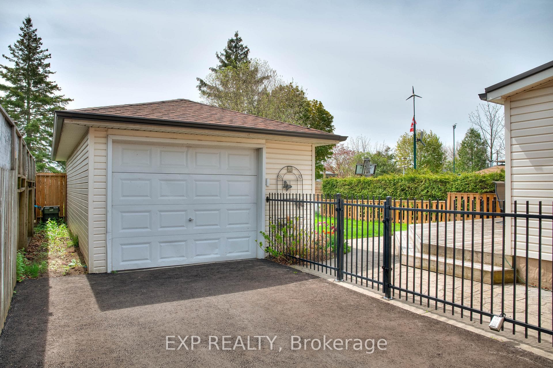 133 Mausser Avenue photo 29