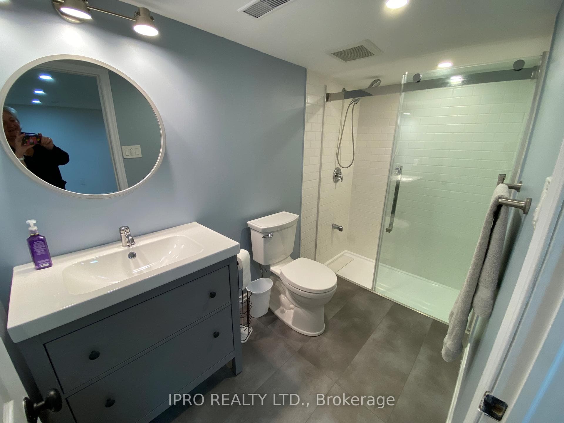 49 King Street photo 13