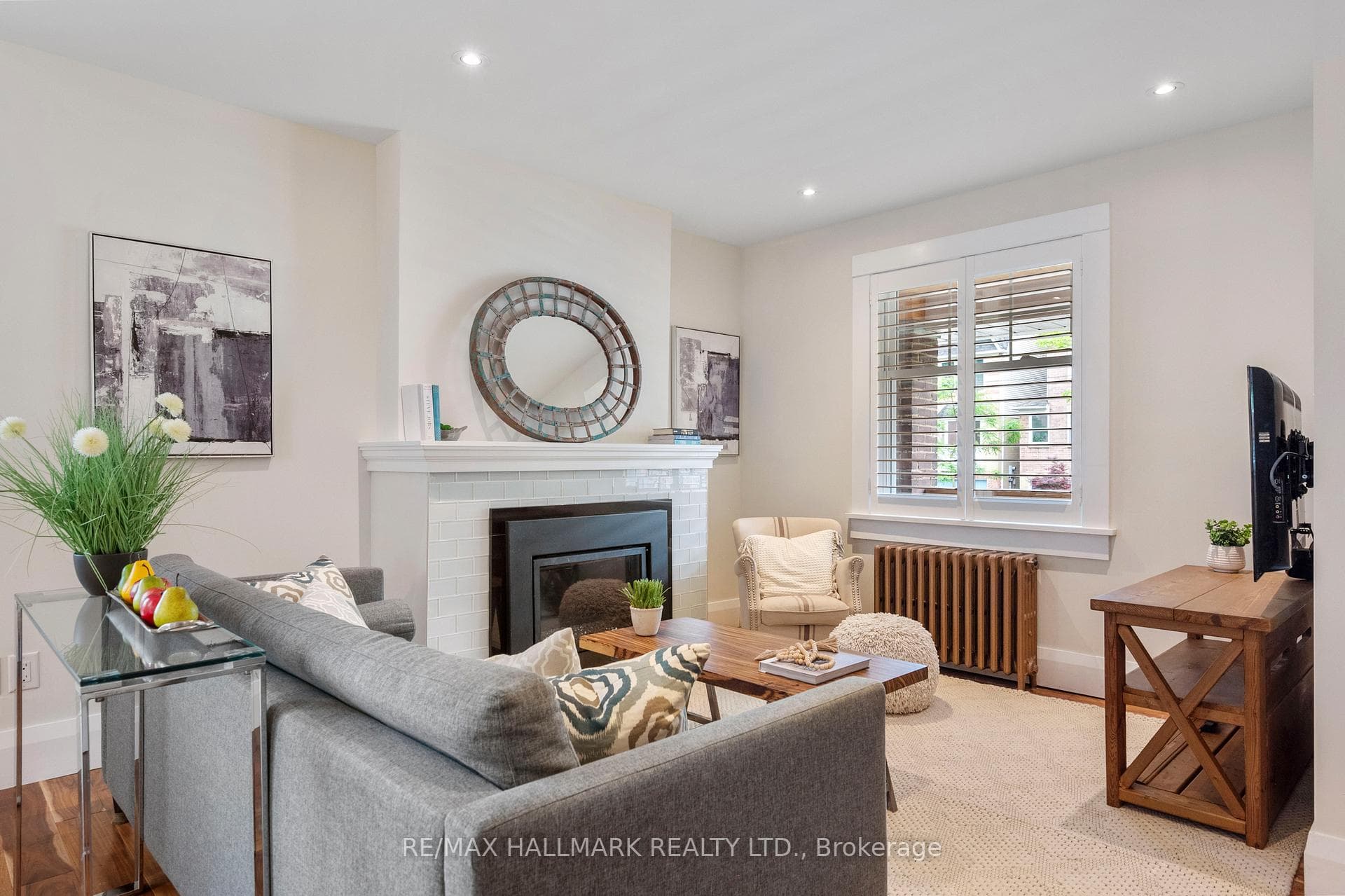 110 Hanson Street photo 5
