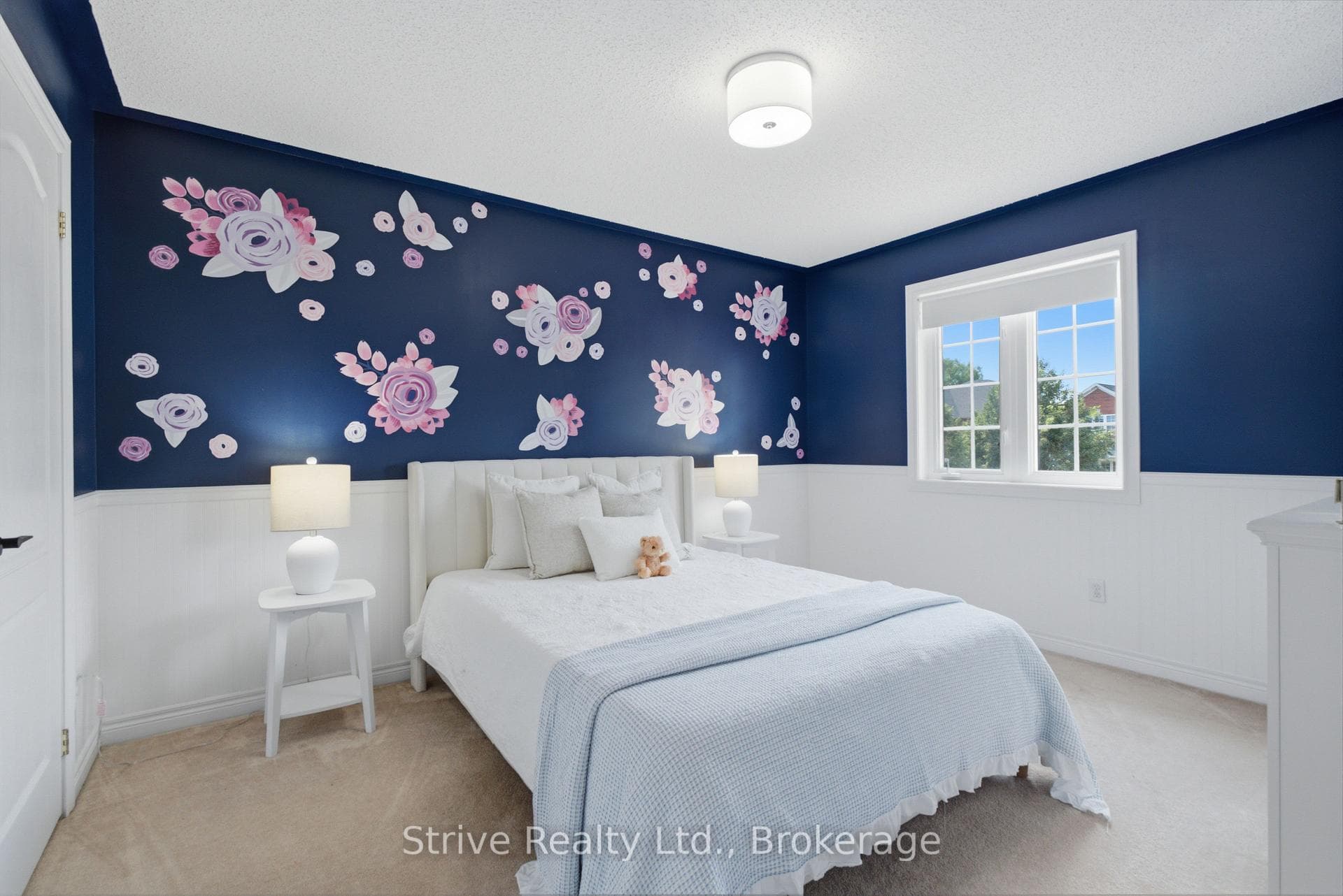 272 Huntington Crescent photo 23
