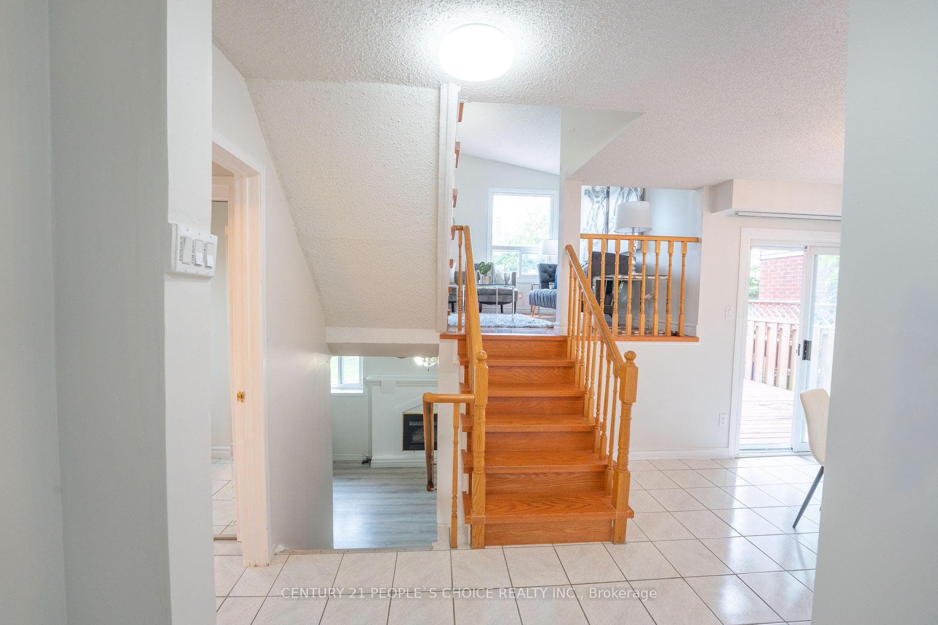 2247 Silverbirch Court photo 17