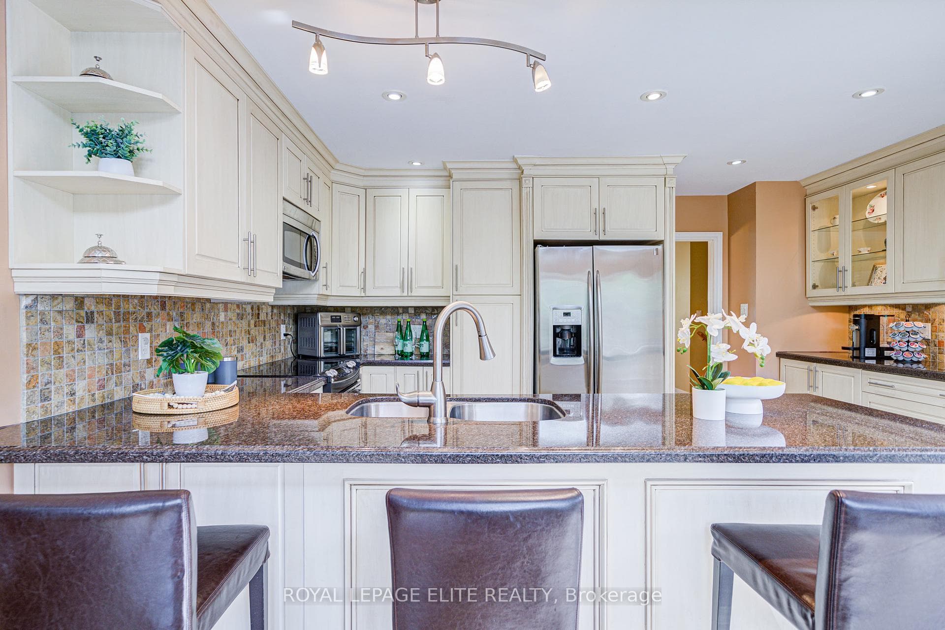 136 CARSBROOKE Road photo 50