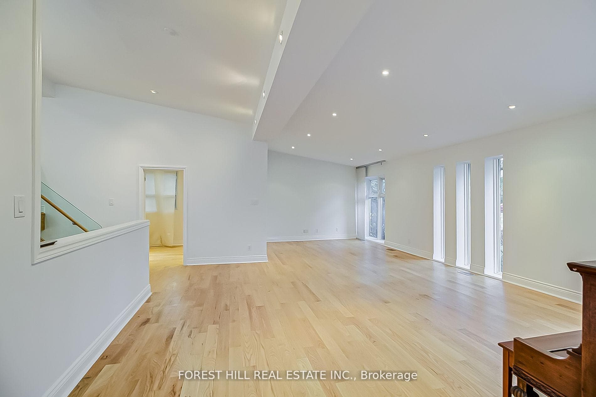 100 Larkfield Drive photo 17
