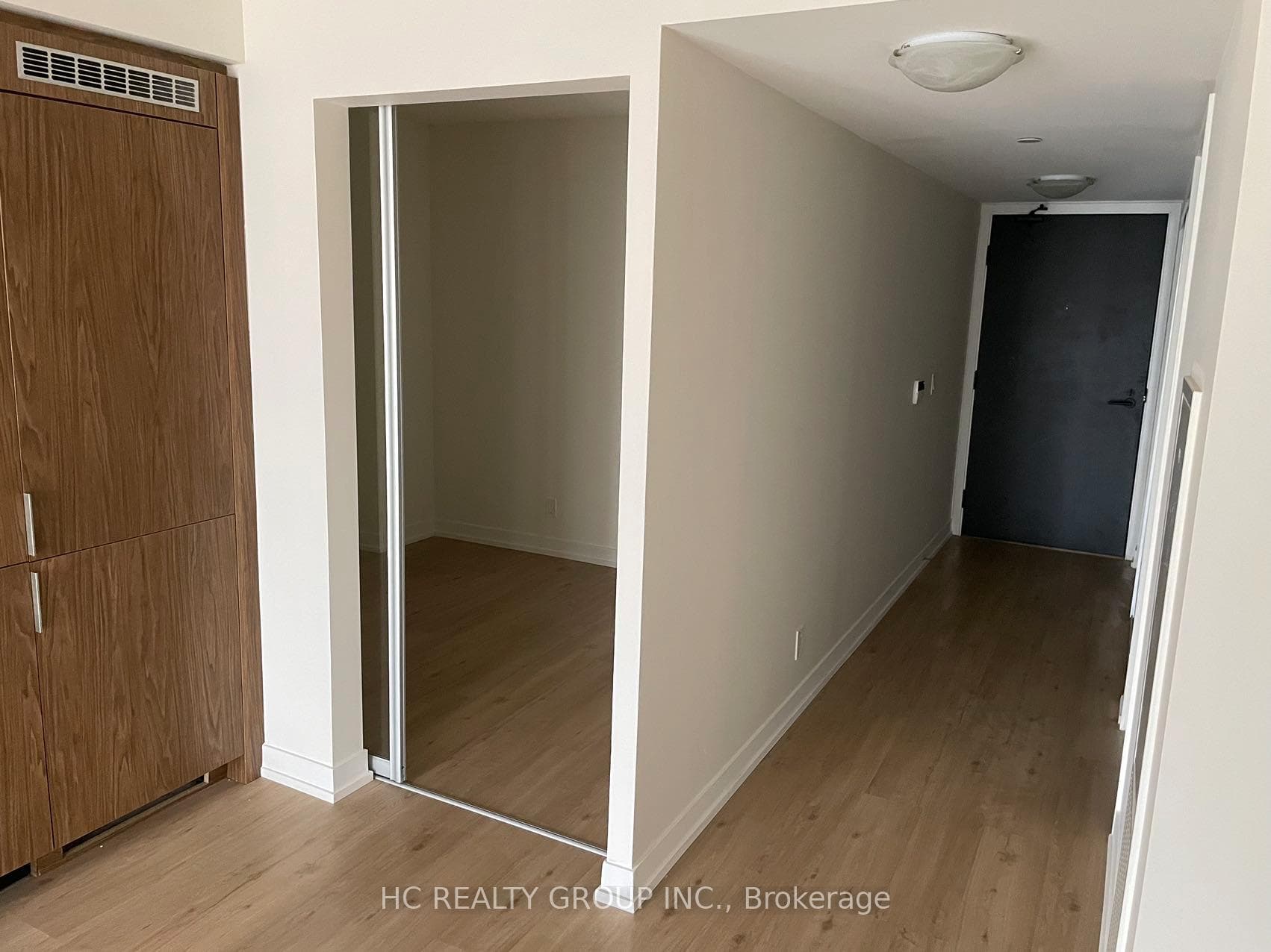 60 Shuter Street Unit 2507 photo 4